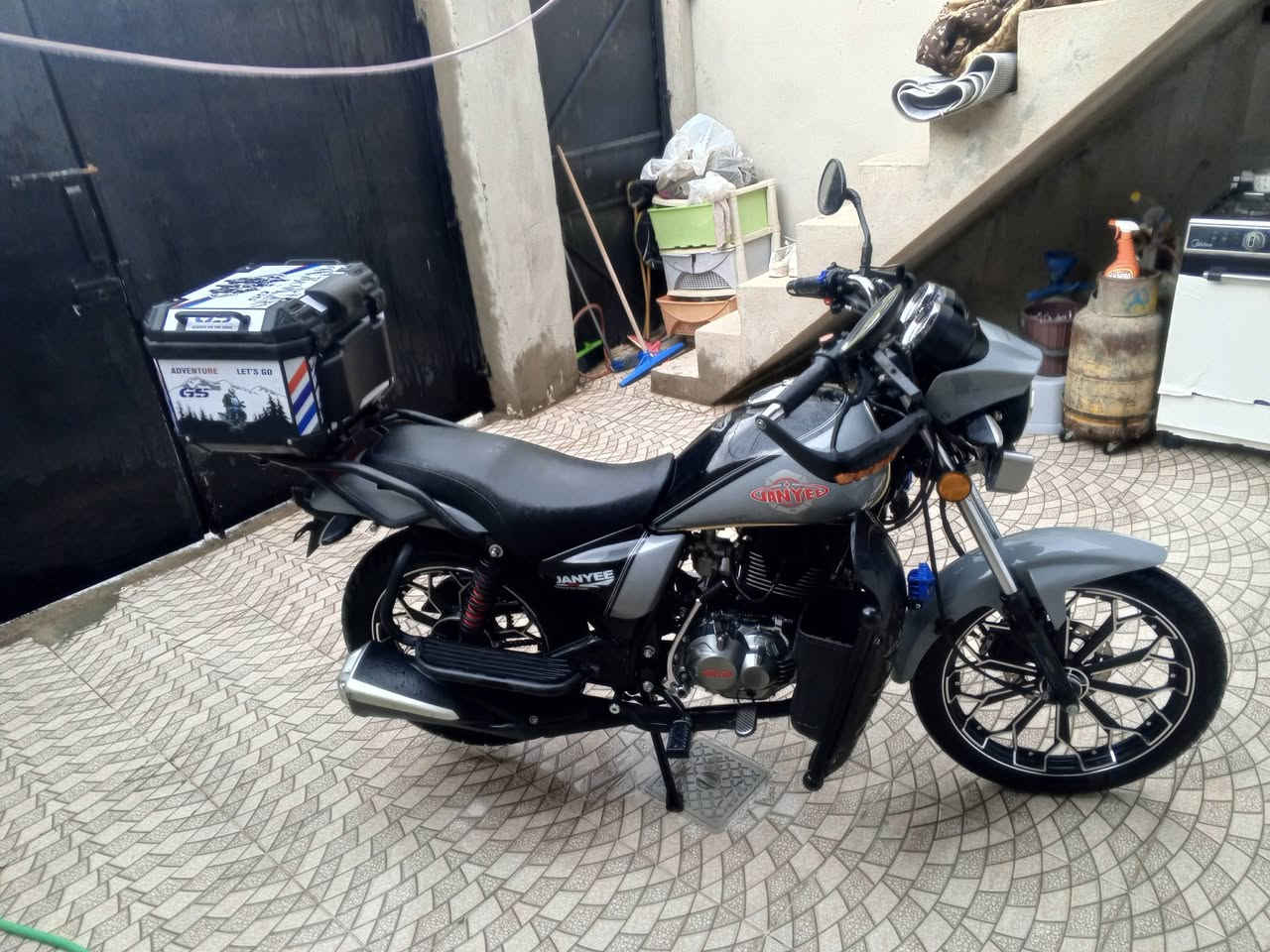 دراجه 2025 دراجه بالكرتونه نظيفه حيل ايش قد ما تقول جديده وحلوه مكاني كركوك الشرايل دراجه من فيس وياه كنترول وسويجاتا كامل شقد ما تقول نظيفه وحلوه السعر السعر 925 وبي مجال ***********
