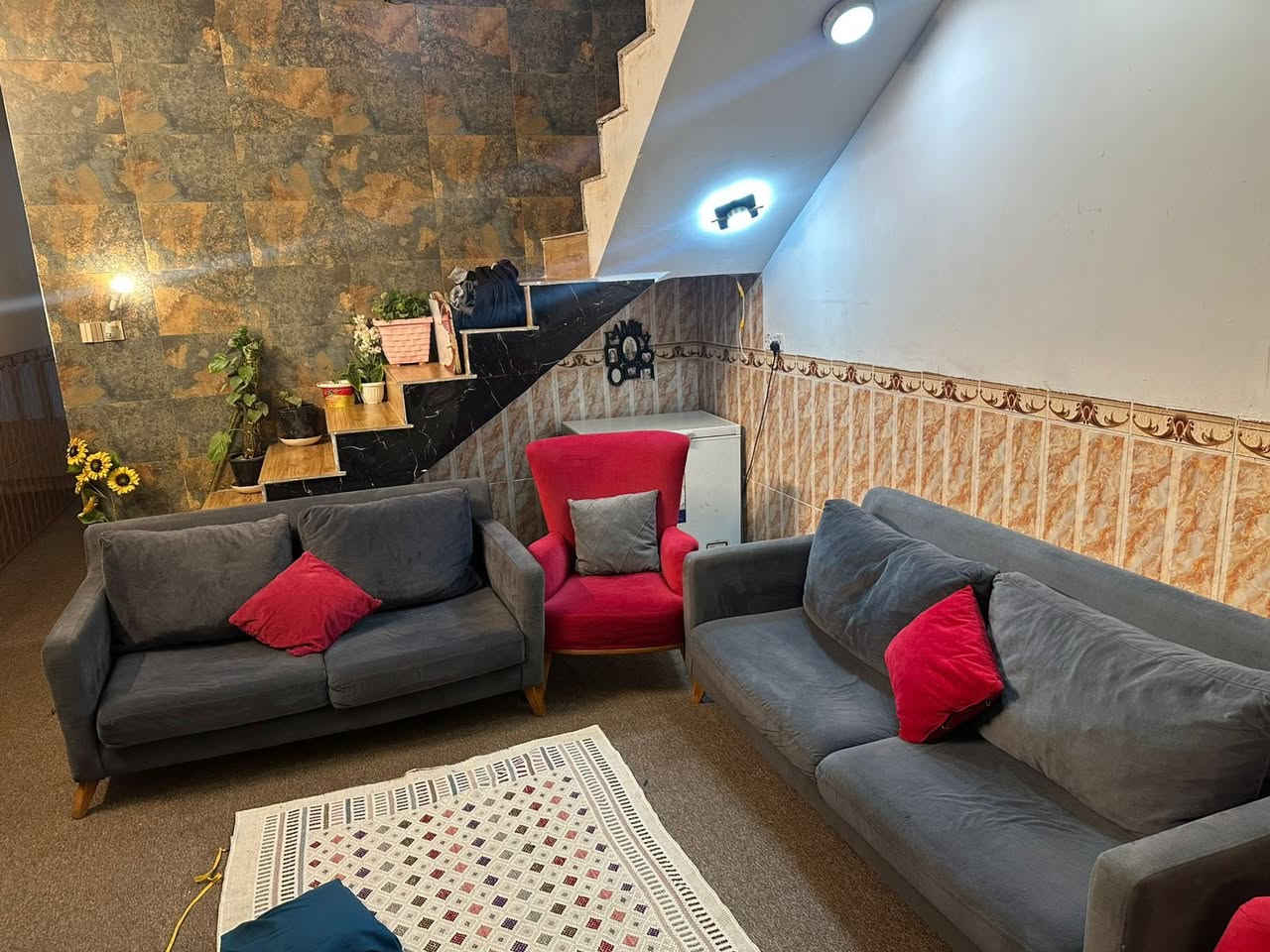 السلام عليكم تخم 7 مقاعد ما بي اي ضرر السعر 250 وبي مجال قليل العنوان حي اور قرب فلكة صباح الخياط
الرقم=***********
