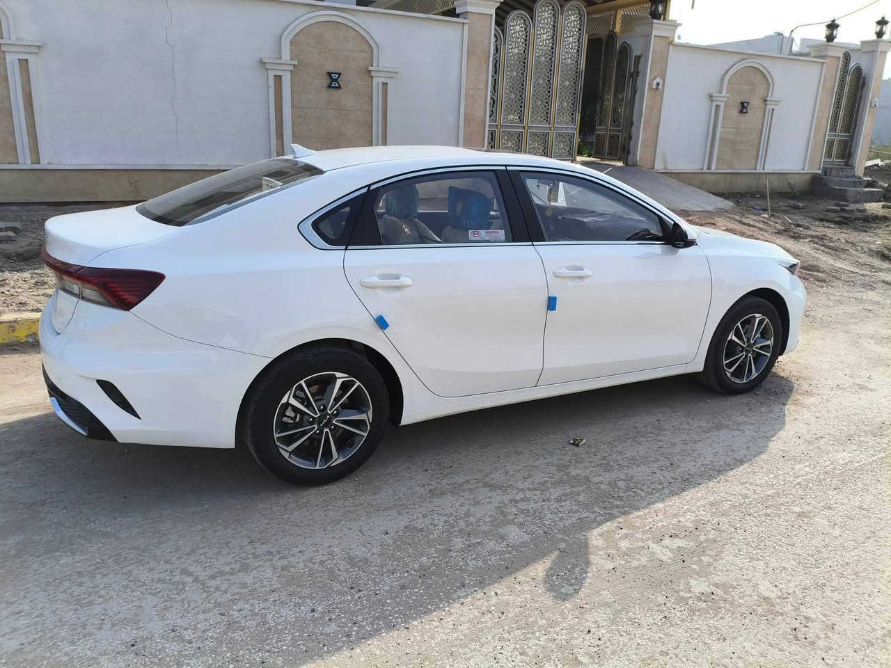 السلام وعليكم للبيع K3
موديل 24
السياره فول مواصفات
فتحه بصمه 
حساسات اماميه خلفيه
كاميرا دوار مري شفط 
هند بريك دگمه￼
السياره ماشيه23
مكفوله من صبغ وتبديل وبارد سياره جديده مابيها كل نقص 
السياره رقم اربيل الدولي 
السعر145$
مكانها الرمادي  للاستفسار فقط اتصال 
***********
