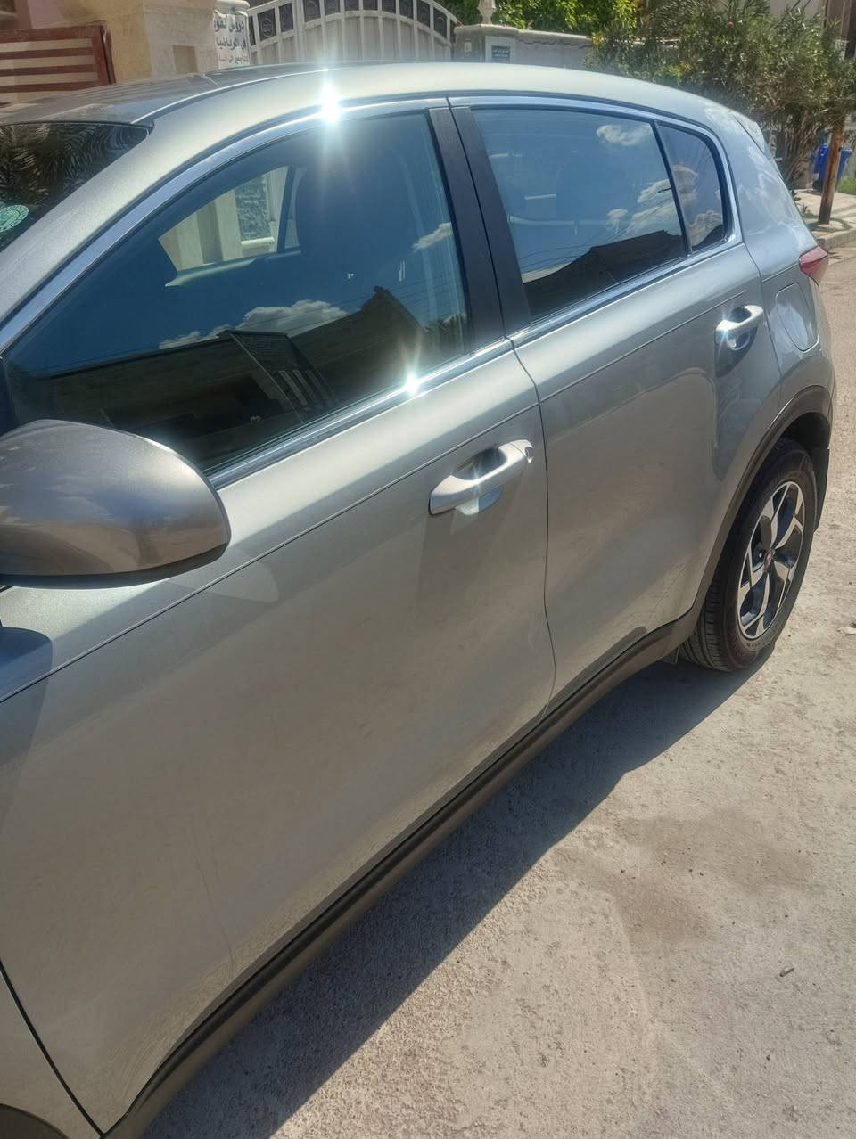 سبورتنج موديل 2022 رقم اربيل ماشيه 28 سياره بدون صبغ وتبديل حادث خفيف مكانه الدوره ***********السعر 200 وبيه مجال بسيط

