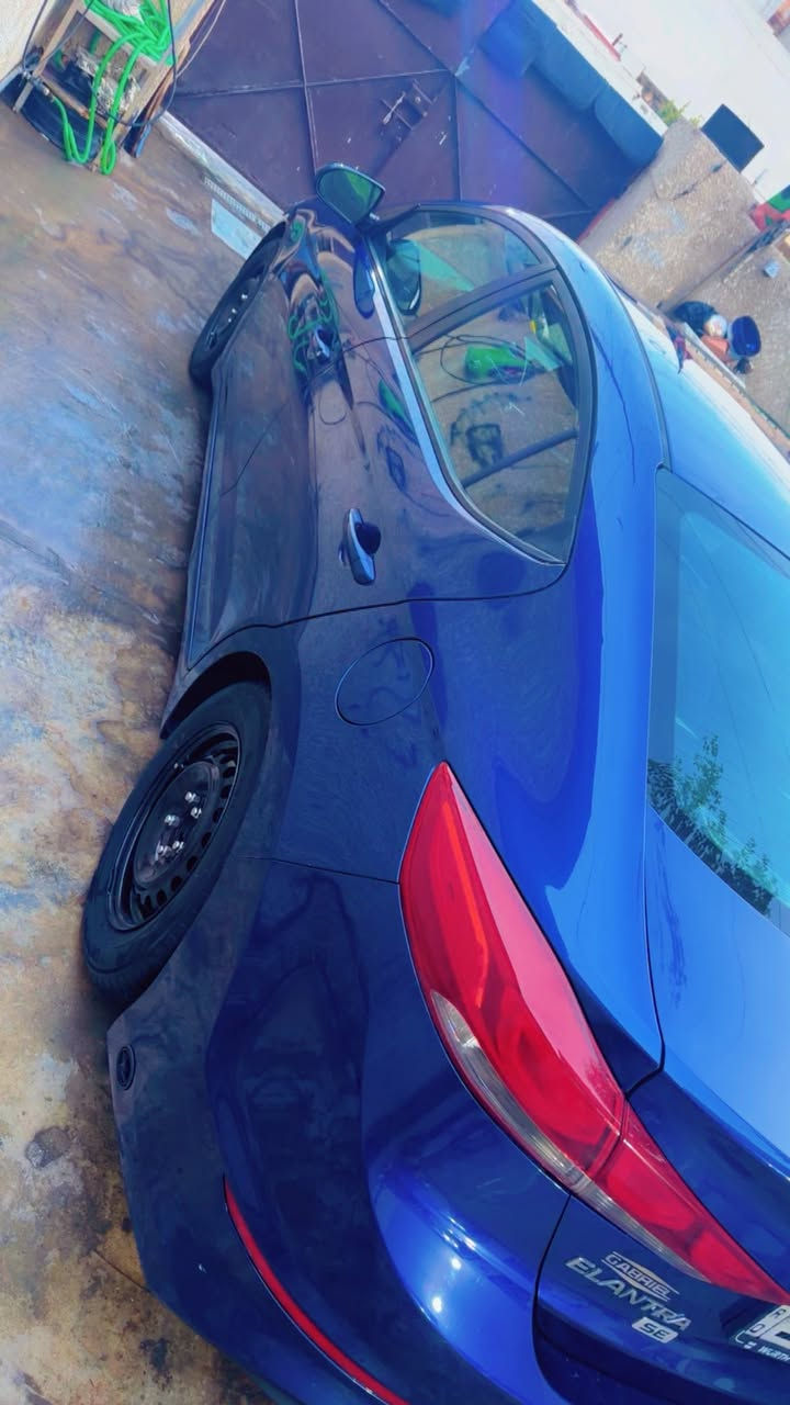 السلام عليكم الإنترة ٢٠١٧ سياره جدا نضيفه كير محرك تبريد صدر امامي خلفي كله جديد وبلادي وارد كندي ضربتهه دعاميه إماميه بس كلش خفيفه  والباقي موضح بالفديو سياره رقم بصره نكليزي مكاني بغداد الجديده  تحويل بغداد ثاني يوم سعر ١٢٠ وبي مجال بسيط ***********
