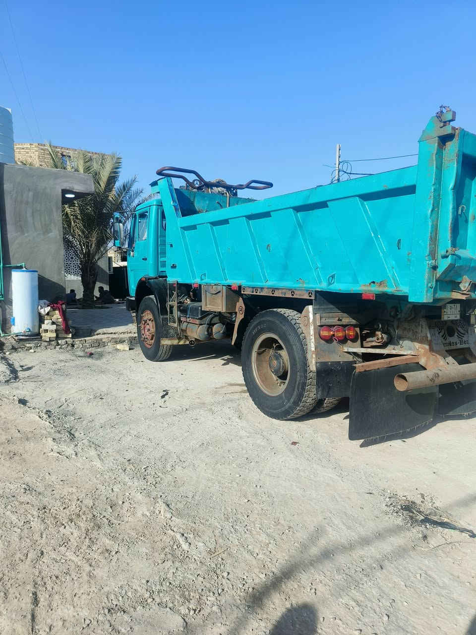 سلام عليكم البي موديل ١٩٧٩ مكينه ٢٥ كير ٢٩ اكسن نص جيف شاصي غير مكفول مكان الديوانية الحمزه الشرقي مكلف بل نشر اتواصل على رقم ***********
