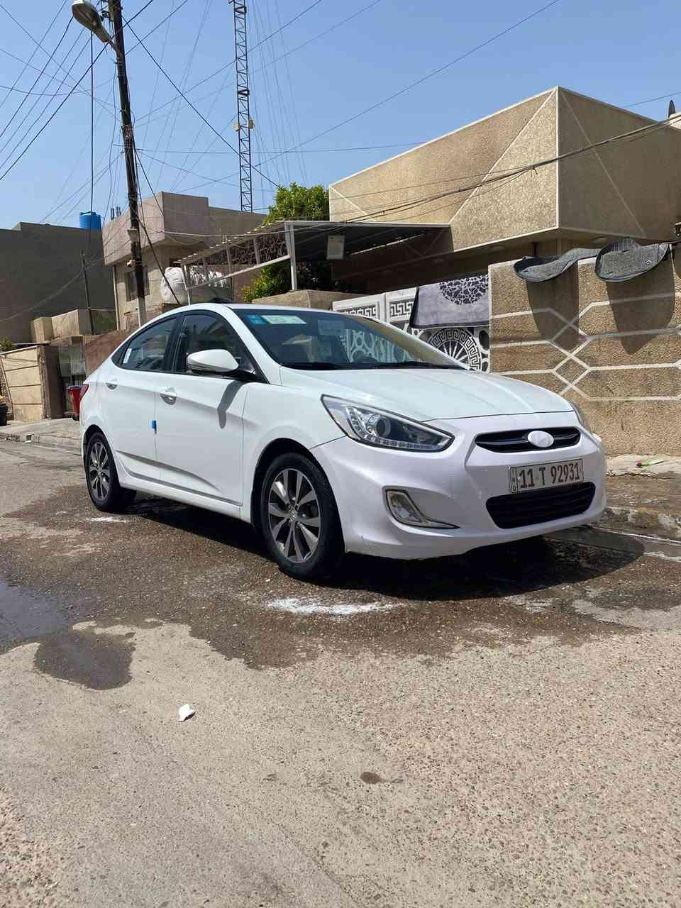 السلام عليكم 
للبيع اكسنت موديل 2015 خليجي بغداد محرك 1600 كير محرك مكفولات تبريد ثلج الصدر 70% هزه جديده  بيها بنيد مبدل نفس الون بدون صبغ والسونار موجود ويه الصور ماشيه115الف السياره جاهزه بدون اي نقص السعر 97$ وبيها مجال مكاني بغداد حي الجهاد 
 رقم الهاتف *********** بيه واتساب بغداد, العراق
