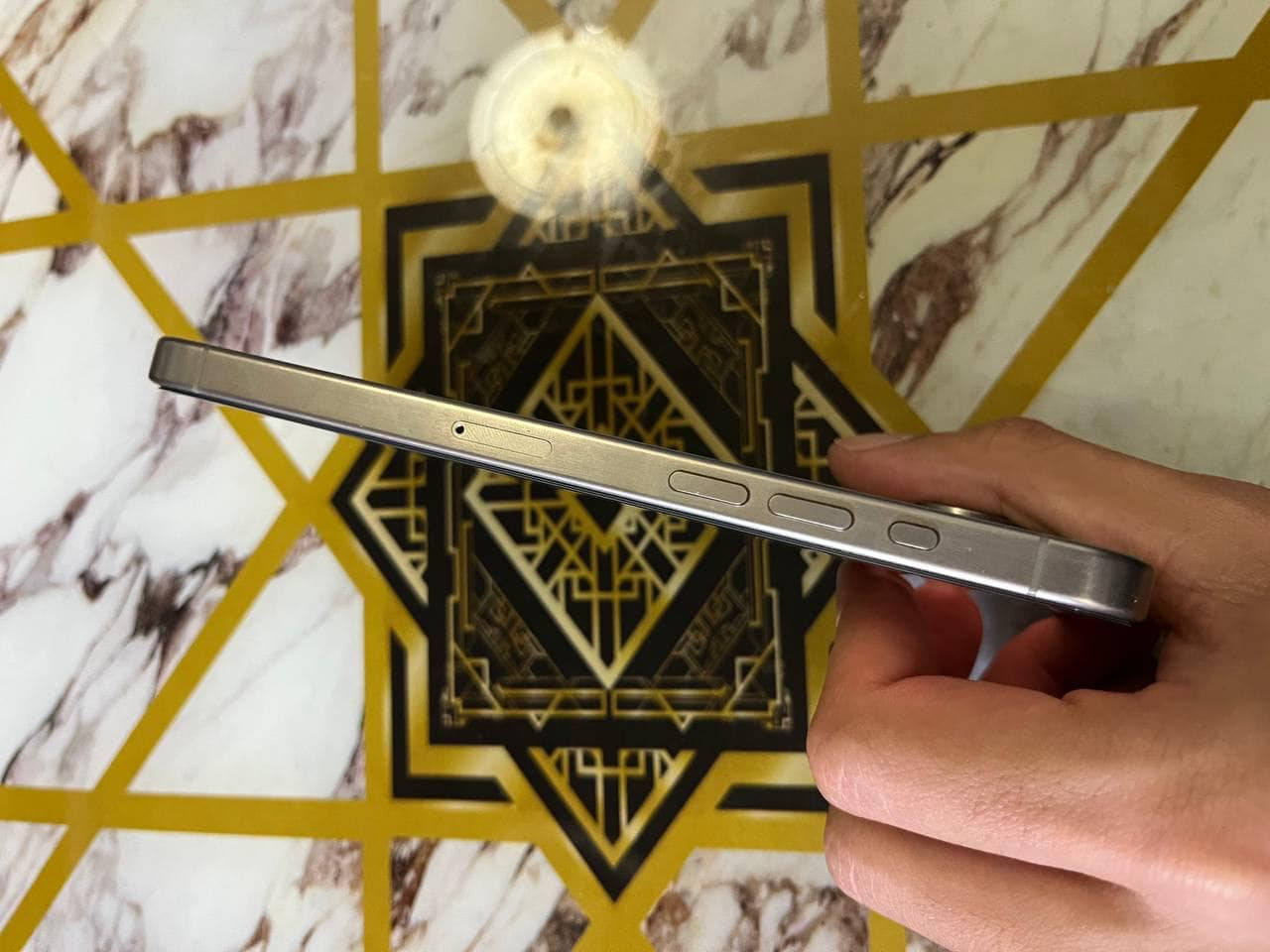 ايفون 15 pro max 
نظافة 100
كامل ملحقات 
شرق اوسط 
بطارية 85
السعر مليون و50
الجهاز كله شركة
***********
