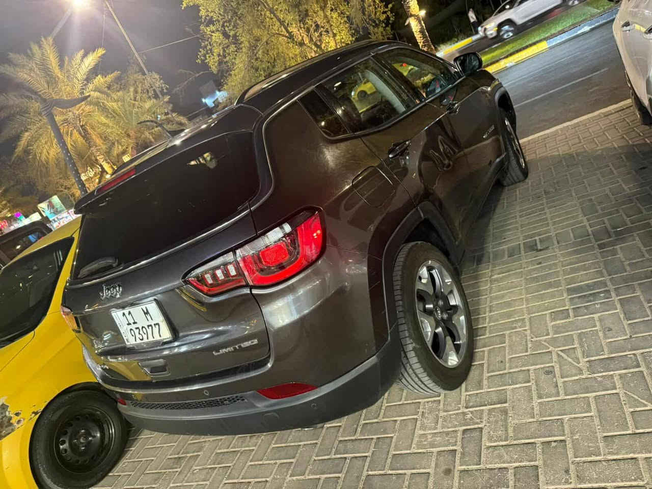 السلام عليكم بسبب الوعود الكاذبة جيب كومباس موديل 2021 وارد امريكي محرك 2400 لمتد رقم بغداد بسمي بيع مستعجل محتاج افلوس عملية سعرهة 130 وبيهة مجال. مكانهة بغداد يم جسر الدوار. رقمي ***********
