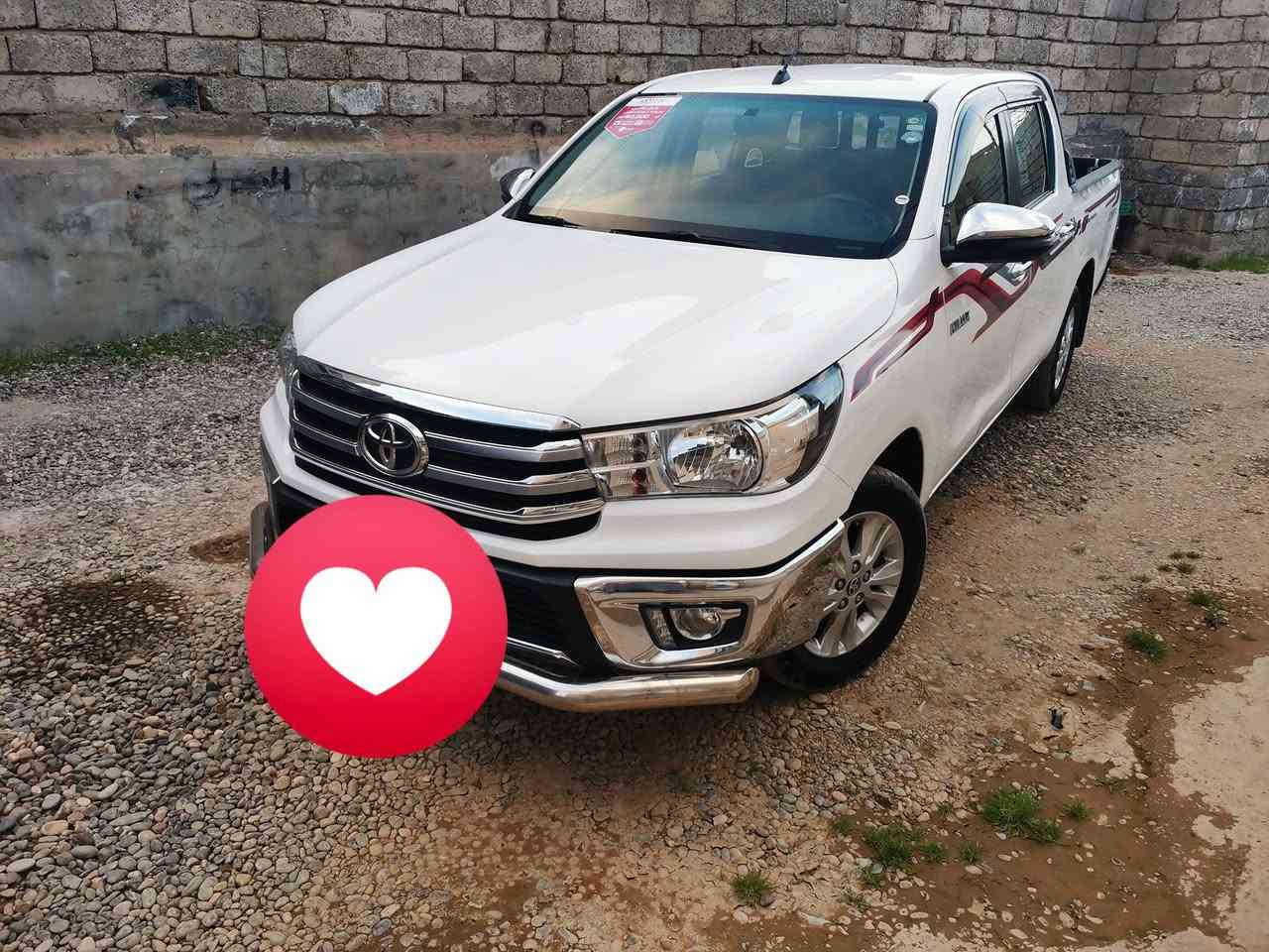 سلام عليكم ورحمة الله وبركاته عندي مرزي٢٠٢١ السياره جديده مال جناي ما تصرف عليه أربع رقم شمالي أربيل ملاحضه السياره بيه فقط باب السايق شويه بيه بارد باقي السياره ما بيه اي شي السعر ٢٥٥ وبيه مجال الطيبين رقم ***********
