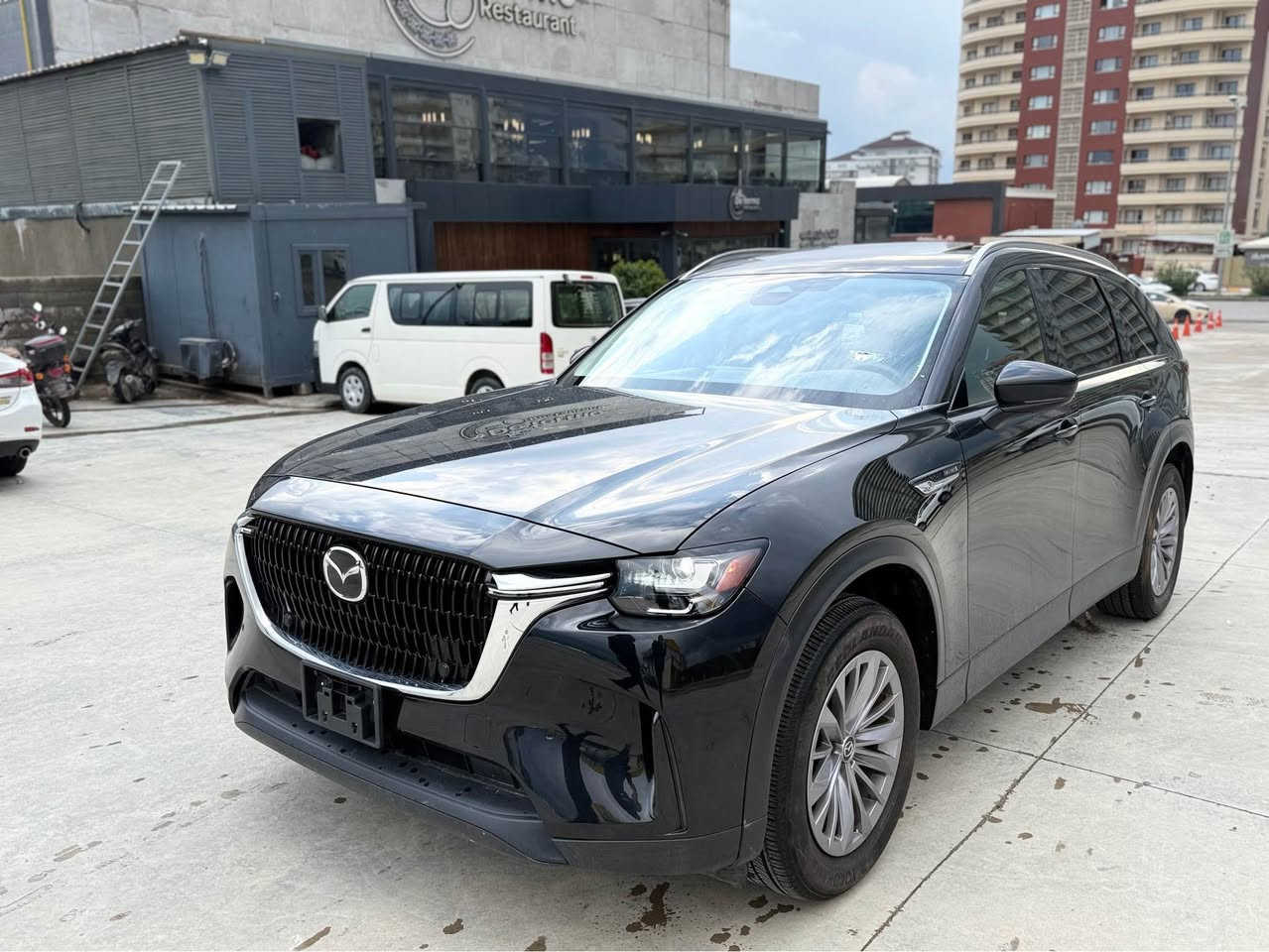 بسم الله الرحمن الرحيم

🚘 Mazda CX-90 Hybrid – Clean Title

✅ 6 شوێنی دانیشتن
✅ هایبرێد
✅ سلاید (Sunroof)
✅ بە بصمە (Keyless Start)
✅ 3-Row Seating
✅ بێ بۆیاخ
✅ بێ سارد
✅ بێ شوخت

💰 نرخ: 27,500 دۆلار (مەجال هەیە)

📅 ژمارەکە كاتي ٣  مانگ لەگەڵە.

🔢 VIN (ژمارەی شانسی):
JM3KKBHD8S1201655

📞 پەیوەندی: 
*********** السليمانية, العراق
