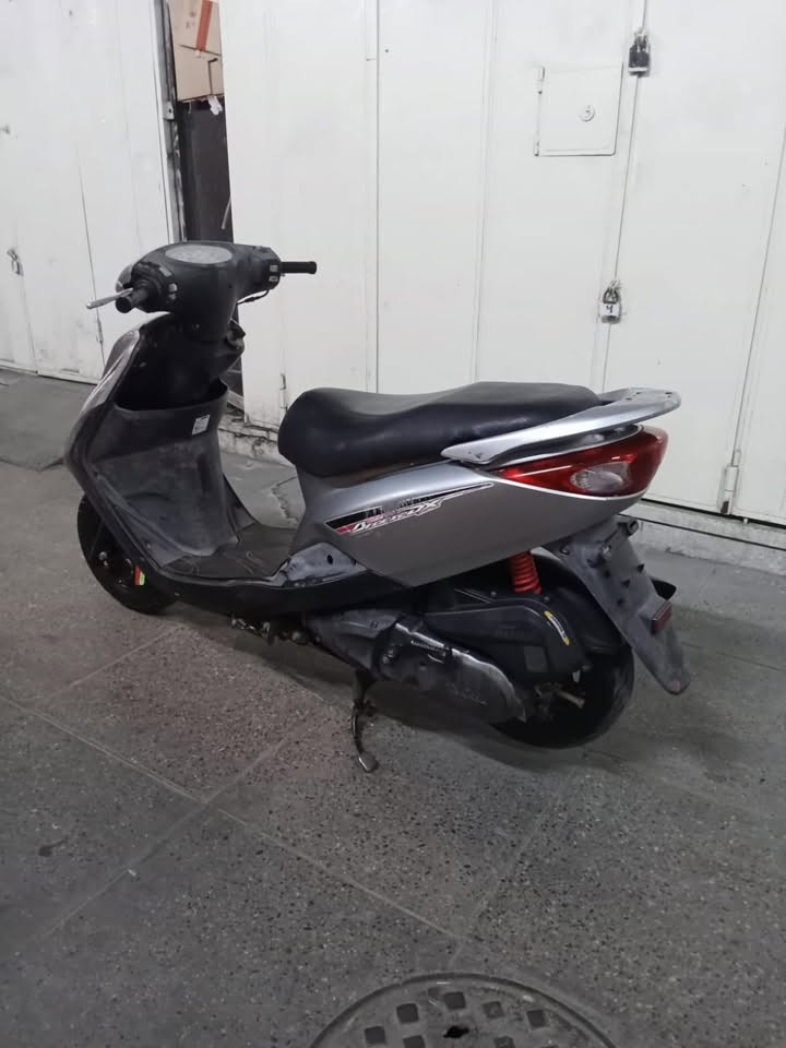السلام عليكم بريز لايت ناصي دراجه جديده صارلها شهر من نازله من رمبه بغداد الدوره *********** سعر 800 وبيها مجال قليل نازله من رمبه 1.300
