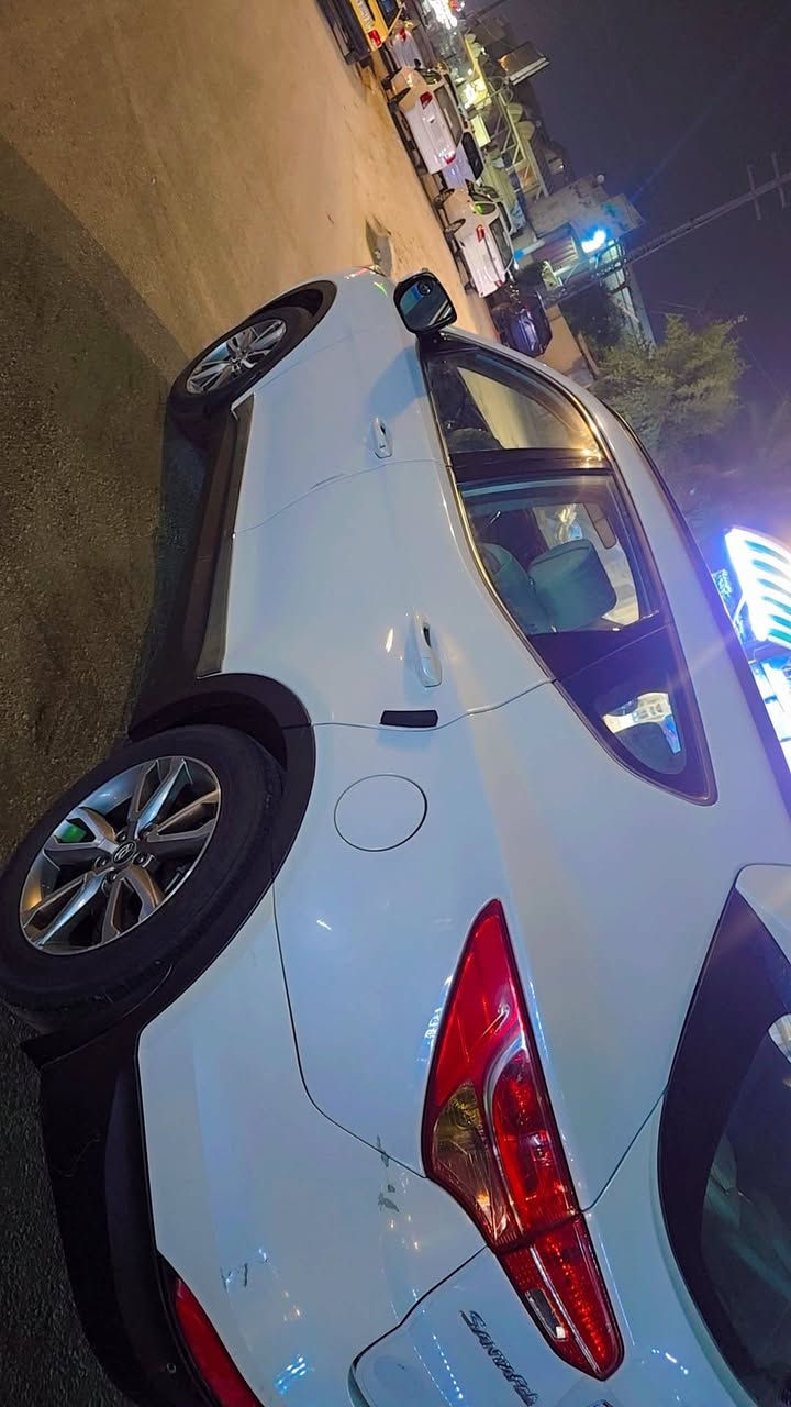 سلام عليكم  سنتافي خليجي 2014 رقم بابل دولي جديد تحويل مباشر السيارة جديدة اوحلوه 
مكينه 2400 دوش جديدة 
7 راكب 
3 قطع تبريد - تبريد منضومه جديدة
تحكم ستيرن 
شاشة كبيرة 
دخول ترحيب 
كامرة دوارة 
شاشة اعطال كترونية
حساسات خلفية ؟ حساس فصل عندي بسبب الغسل
اشاير مري + لد ابو الحاجب 
منضومة زنون جديد ضمان 4 سنوات
حاكية+ بلاتوث+ اوكس 
السيارة بيها ملاحضات جدآ بسيطه 
اني مصور فيديو توضيحي  حته تشاهدون
السيارة بيها بارد 
السعر 145 بيها مجال واني بخدمتكم 
مكان كربلاء ***********
اخوان كول التفاصيل ذكرته الكم وي ستفسار اني حاضر
