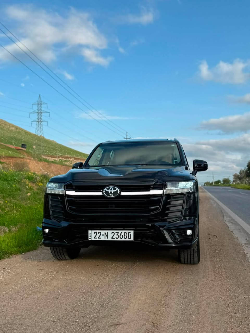 لاندكروزر gxr 2023 ماشيه 68الف كيلو
رقم اربيل بأسمي 
محرك 4000
بصمه 
فتحه 
كشنات جلد 
تبريد كشنات 
حساس امامي خلفي 
تبريد كشنات 
شاشات خلفيه 
وباقي مواصفات لاندكروزر العاديه
النجف الاشرف حي الامير 
***********
