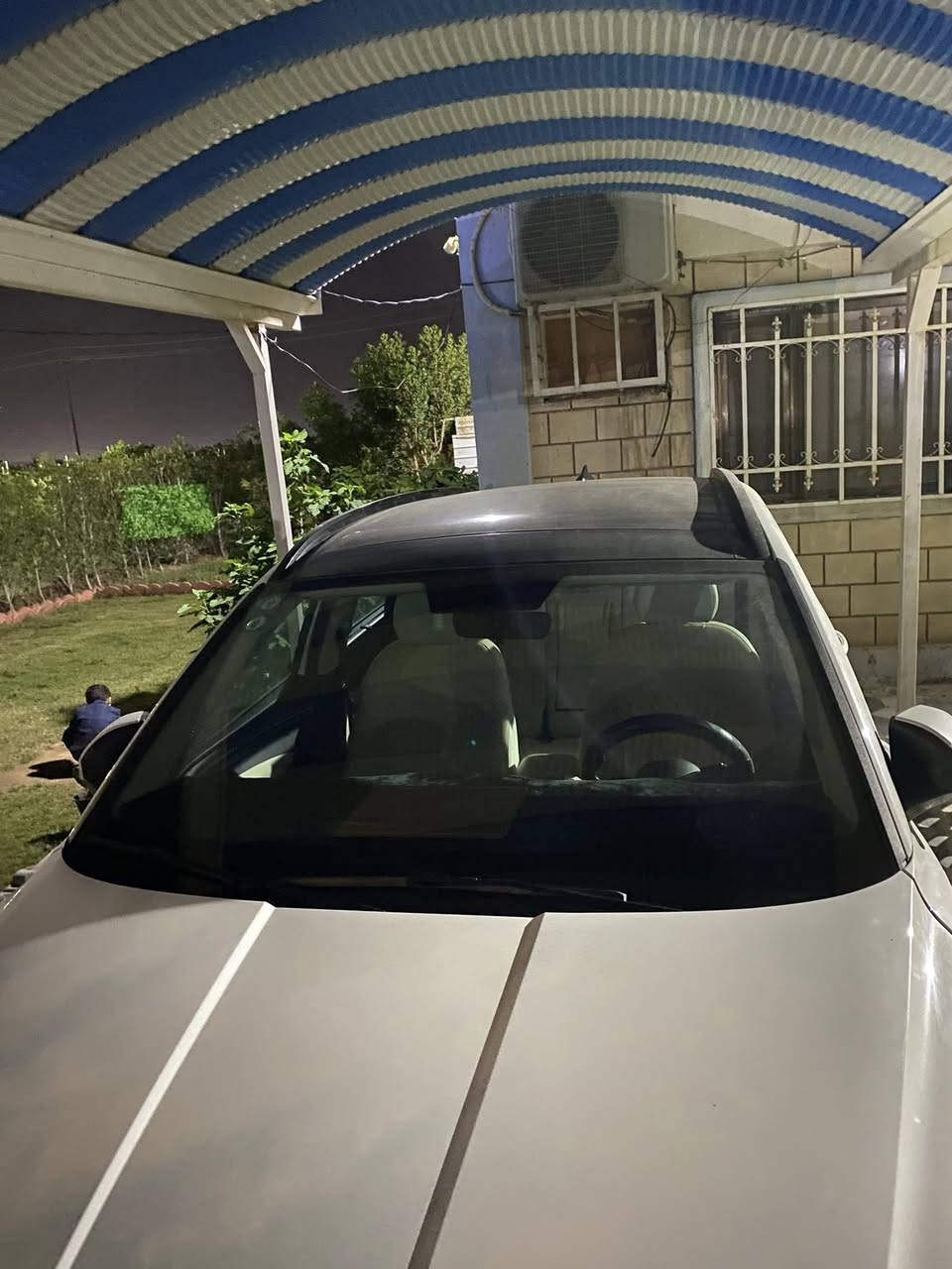 السلام عليكم
هونداي توسان 2023

فول موصفات 

كفاله عامه من كلشي 

رقم بغداد دولي وباسمنه 

خليجي مكينه 2000 المرغوب 

كله جديد لاتخابر وتكلي شبيهه 

كاعد اكول كفاله 

تجي وتشوفهه اذا غير كلام تشلع عيونه 

واسط قضاء الحي 

***********
