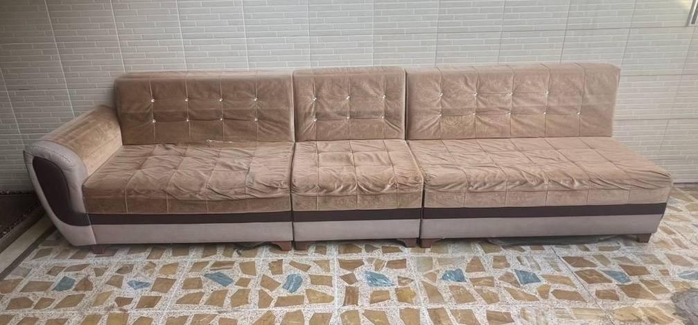 السلام عليكم ديوانية موضحة بالصور مستعملة للبيع 
السعر 80 ألف وبي مجال 
عدد 5 
التواصل 
*********** واتس :
اربيل بختياري
