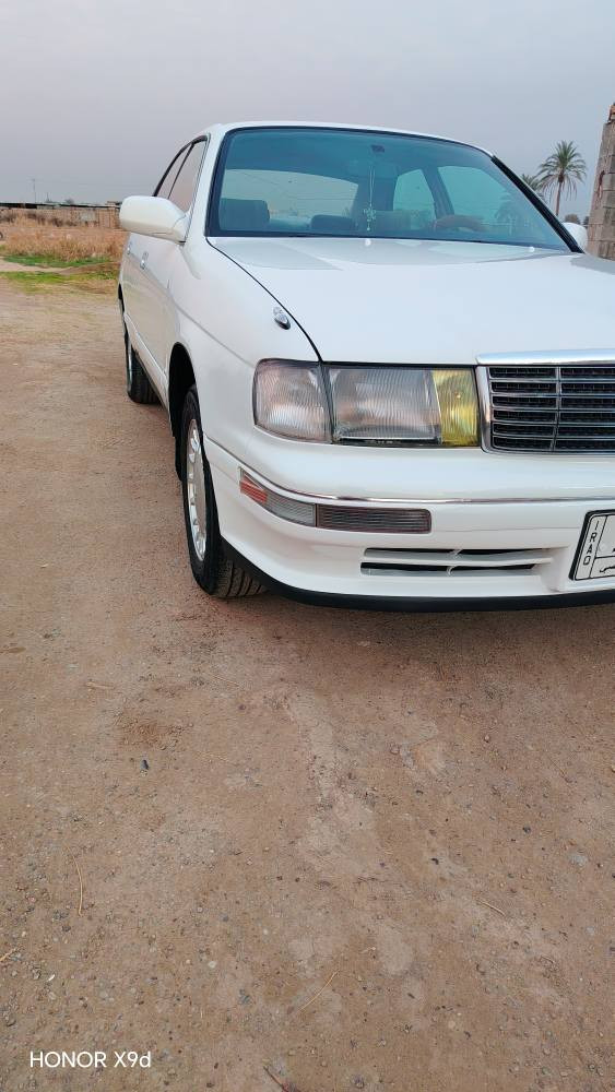 السلام عليكم كراون بطه للبيع موديل 94 رقم صلاح الدين مشروع وطني لل 27  تحول مباشر كفاله من الضربه والكص سياره بلاديه فقط رش جماليه فرن حراري شركه جديده مال جناي محرك كير صدر تخم تاير كهربائيات شرط كلها علبلاد جام اخضر سياره خير من الله جديده للجناي بالخير عل ياخذها المكان صلاح الدين بلد للاتصال ***********
