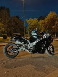 دراجة هايبوزا 2005 للبيع 1-عليها اضافات تطوالة خلفية من وكالة ارشا اصل...