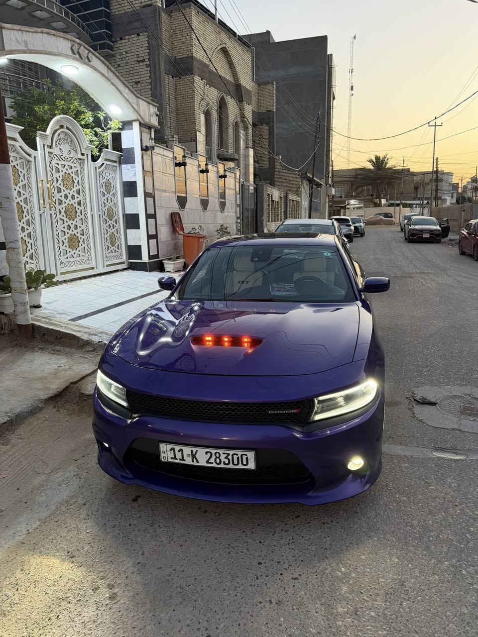 جارجر 2019(خليجي
 خليجي هارلم)
لون مميز بنفسجي
داخل ابيض

السياره مواصفات (GT)  فول 1/1 

بيه جاملغ مبدل نفس لون وبيه رصعات بقماره راجعه BDR
سوناره بارحه سويته 

السياره ماشيه 72محرك كير كفاله

رقم بغداد (سنويه جديده ) بأسمي 

السياره دينار متصرف عليها جاهزه من جميع النواحي 

عنوان السياره / بابل مركز المدينه 

سعر 225$سعر بيع وبيه مجال بسيط

***********/ للاتصال
