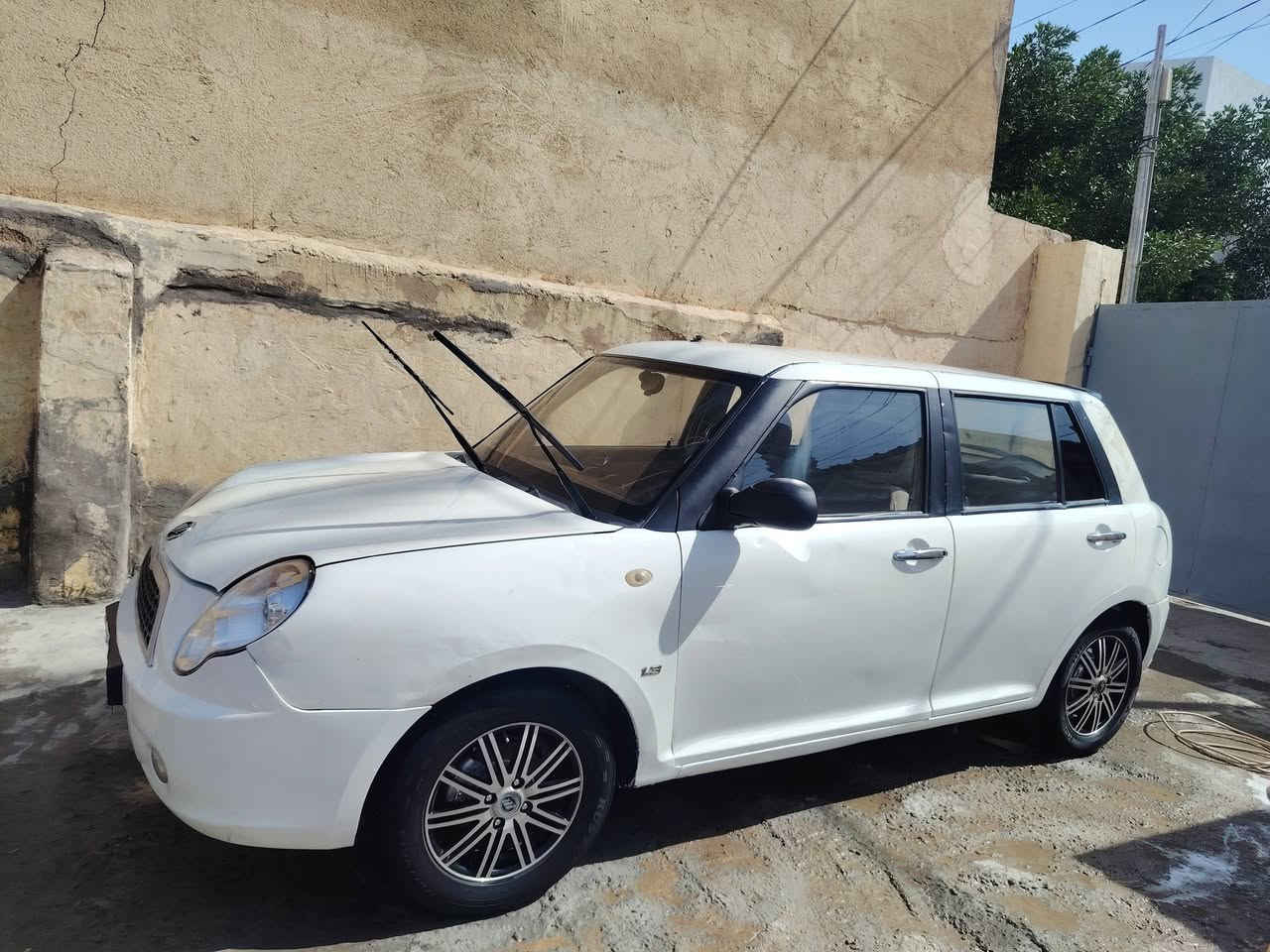 ليفان 320 للبيع
موديل ٢٠١٣
السياره جاهزه
مكان نجف
موبايل ***********
