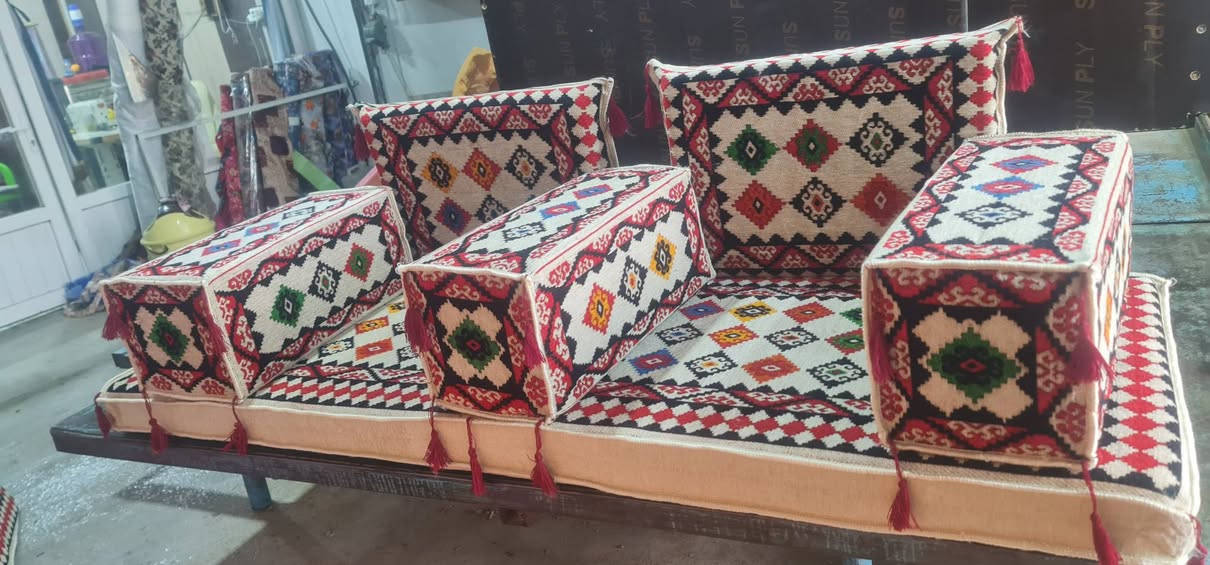 جميع انواع الاسفج العراقي 
درجة الاولى وسط ثاني 
جميع القصات /كوشات / مخاد /ملاحف اطفال /قياسات خاصة.
دواشگ اطفال وتفصال كشنات سيارات
وتفصال كرويتات(قنفات ) 
مفروشات نفرين وتجهيز الاعراس والغرف النوم
( الحطاطه والتركي والايطالي والغرف النوم العاديه )
وعمل ارضيات اسفنج (ديوانيه خليجيه)
وخياطة كافةالجراجف وفرشات الجرابي وتغليفها 
حسب طلب الزبائن  
عملنا هو المميز والافضل.

عنواننا… .
ديالى /المقدادية/ سوق القديم(الشاخة) مجاور قصر الصنوبر سابقا عبور جسر الانكليز بتجاه العيادة الشعبيه 
بأدارة/ ياسر  (*********** )....(***********)

ڤايبر واتساب 

علمآ ليس لدينا فرع اخر.
