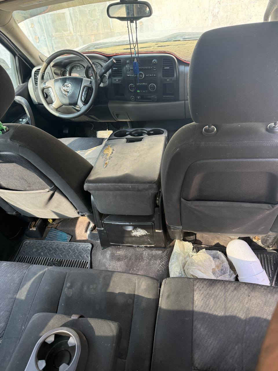 جمسي سيرا 2012 مكينه 5300  السنويه الاماني بعدها ممنتهيه اليحب يتصل ويدلل***********
