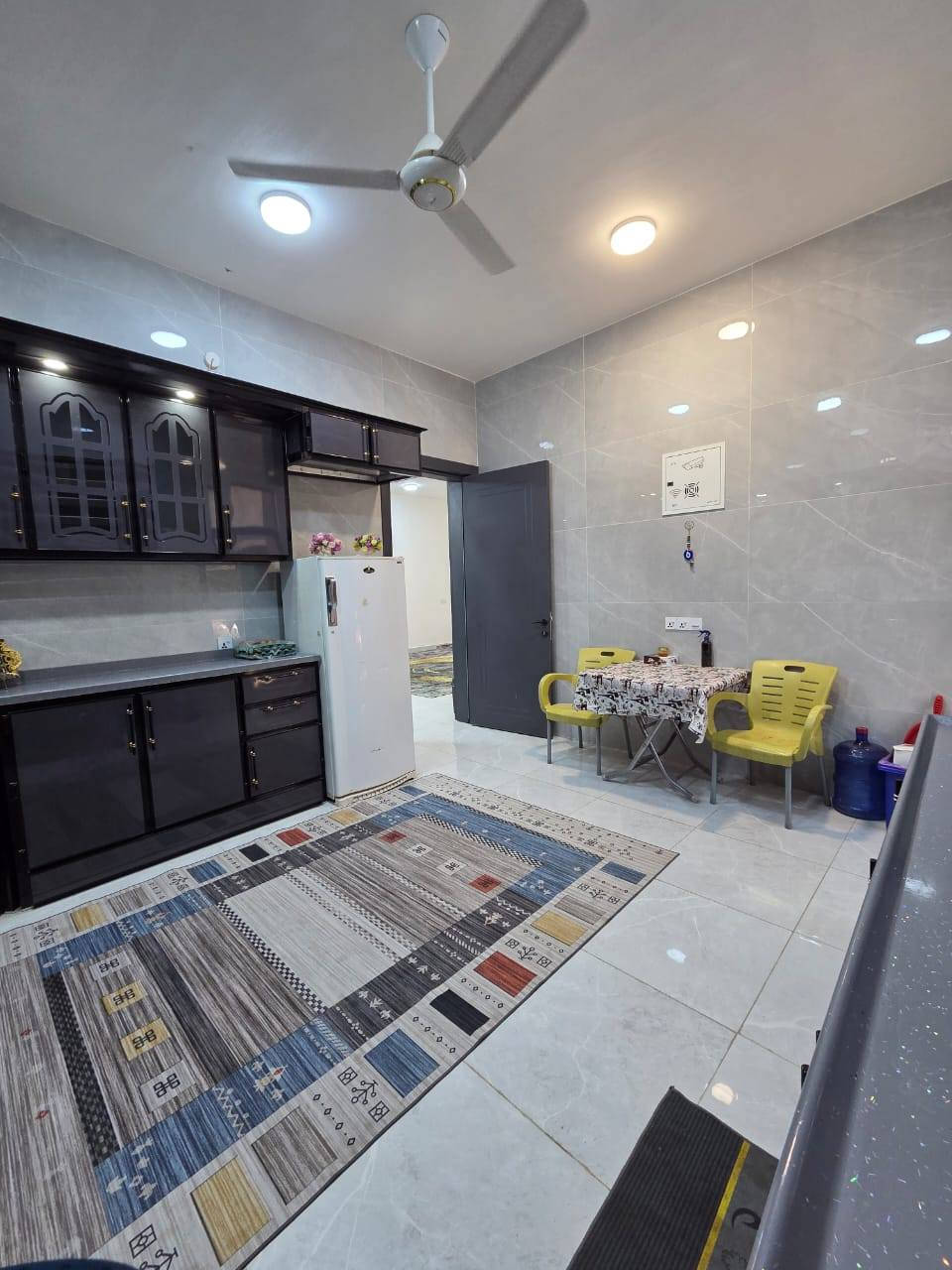 دار للبيع مساحه ٢٠٠ متر بناء درجه اولى طابوق جمهوري المكان الطهمازيه في مجمع الأمير السكني سند ٢٥ جميع الخدمات ماء مجاري تبليط كهرباء اناره مدارس وروضه ومركز صحي السعر ١٣٥ بيع مستعجل ماكو هيج سعر تعال واسأل للاستفسار ***********
