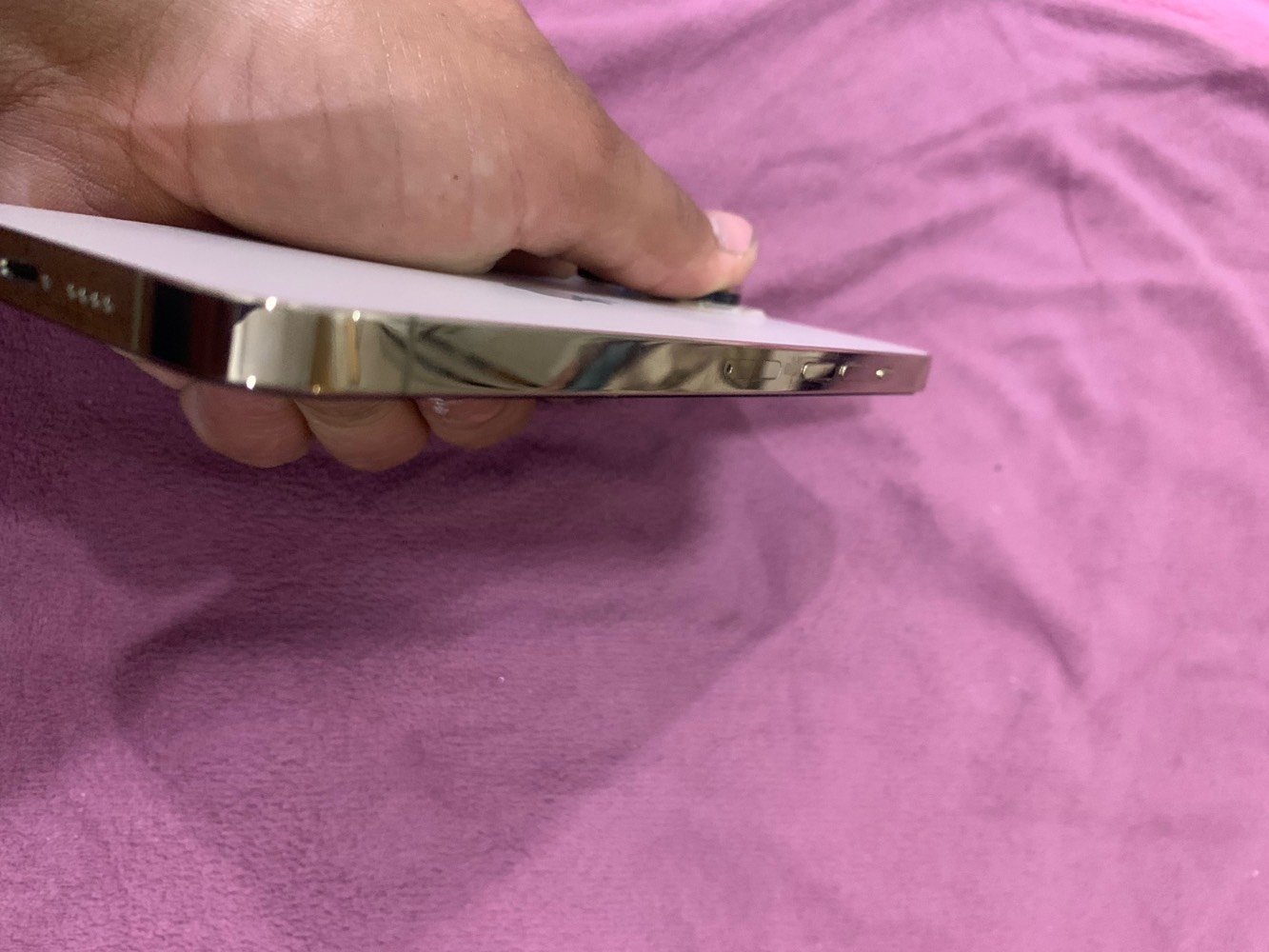 ايفون 13برو ماكس ذهبي ذاكره 256 بطاريه 88 جهاز وتر بروف تاخذه من باب لبيت كارتونته ويا بغداد ابو غريب توصيل ماعندي (670 ) ***********/***********