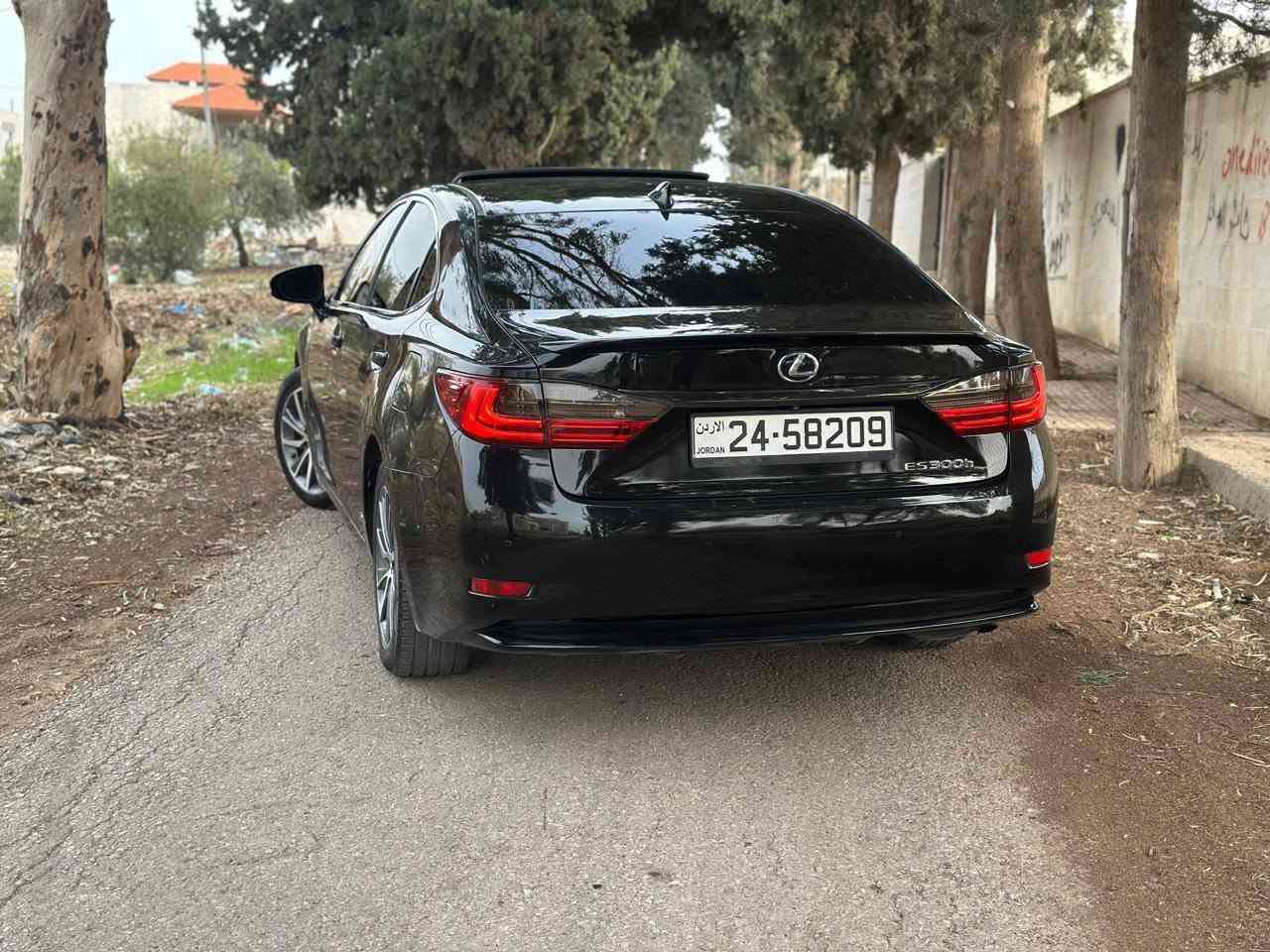 بسم الله الرحمن الرحيم
معــــــــــــBOSSــــــــــــرض  

جميع المعلومات بالاعلان والصور المرفقة تعكس جزء من حالة السيارة و السعر فقط من المالك مباشرة 
 والله يبارك لصاحب النصيب 

ولمعاينة السيارة فنتشرف بزيارتكم لمعرض #BOSS# لتجارة السيارات إربد نهايه شارع فلسطين.. 

ويسرنا الاجابة على استفساراتكم من خلال الاتصال عالارقام التالية  : 
***********788347094

وناسف لعدم الرد على جميع التعليقات لعدم التفرغ
او واتس اب
https://wa.me/962788347094

او 

https://wa.me/962799727264

لكزس Es300 هايبرد 2016  فل مسكر أعلى صنف الترا 

الفحص: 
2 جيد خلفي
 
ماتور 25 فحص قوية واقتصادية 
جير cvt
  
نظام الهايبرد فحص لا اخطاء
بطارية اصلية نخب 

معلومات عامه عن السيارة:
لون اسود  وداخلية كاميل  
كوشوك وكالة  
   
قطعت مسافة 135 الف ميل فقط 
ترخيص 12/2026
السياره بحال الوكاله بالصلاة عالنبي 

الاضافات :
رادار ومانع تصادم وتحديد مسرب ومثبت سرعه
نظام قياده متعدد Ev Sport  Eco Normal 
فتحة بالسقف كريستال 
مكيف مفصول 
حساسات امامية وخلفية 
حساسات تجاوز 
اضائة زينون و Led
ستيرنج متحرك كهربا
غمازات عالمري
نقطة عمياء 
مانع انزلاق و بريكات ABS
حساسات اضوية ومطر
اضاءة داخليه وخارجية جميله  
 تحكم ستيرنج ومثبت سرعه
وشاشة اصليه مع ماوس وكاميرا خلفية 
وكراسي جلد كهرباء مع ميموري عدد ٢
برداي كهرباء خلفية 
انارة داخلية الياف  
كراسي مدفى مبرد 
ستيرنج مدفى 
والكثير من الاضافات 
لا تحتاج اي صيانة 

والله يبارك لصاحب النصيب اربد, محافظة إربد


**إذا كنت صاحب هذا الإعلان وتريد حذفه لأي سبب، رجاءا أرسل رسالة إلى الدعم الفني**