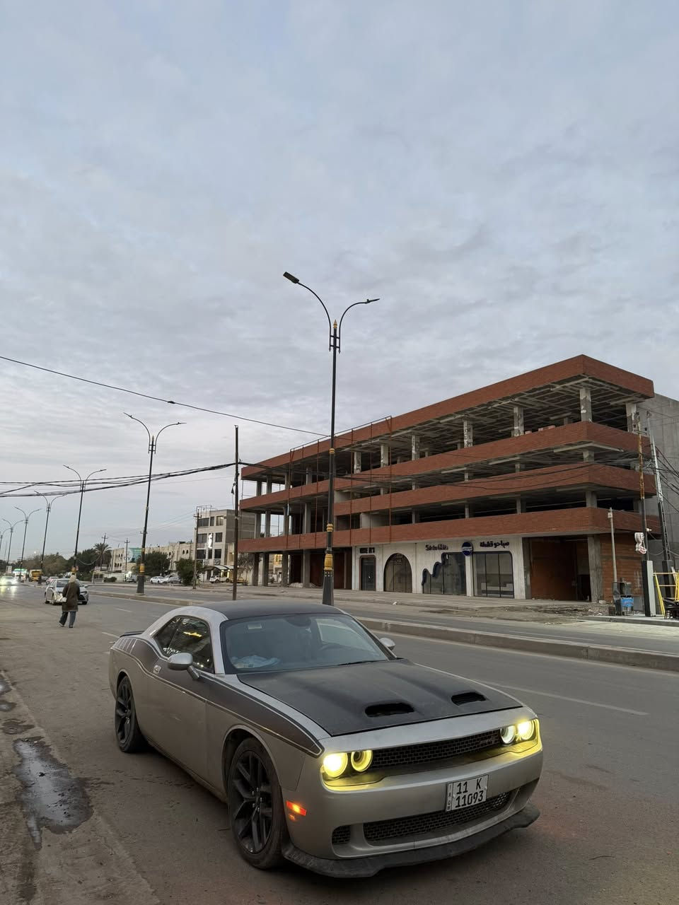 السلام عليكم جالنجر ٢٠١٢ ، ٦ سلندر
للبيع السيارة كاملة وجاهزة ومابيها اي نقص كير مكينة تبريد  كله مكفول  سنويتها وارقامها جديده وكلشي اصولي وكامل والسيارة ماشاءلله عليها حلوه ونصبه سياره ٤ قطع ابيع حزام 
ب ١١٢ وبيها مجال
للاستفسار ***********
