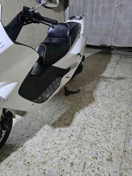 لام عليكم فورزه سويج صفر ٦
فحل فول موصفات اي بي اس 
دكمه زدحام جداحه سطاب لايت خلفي
دراجه جديده بغداد مدينه صدر ***********
