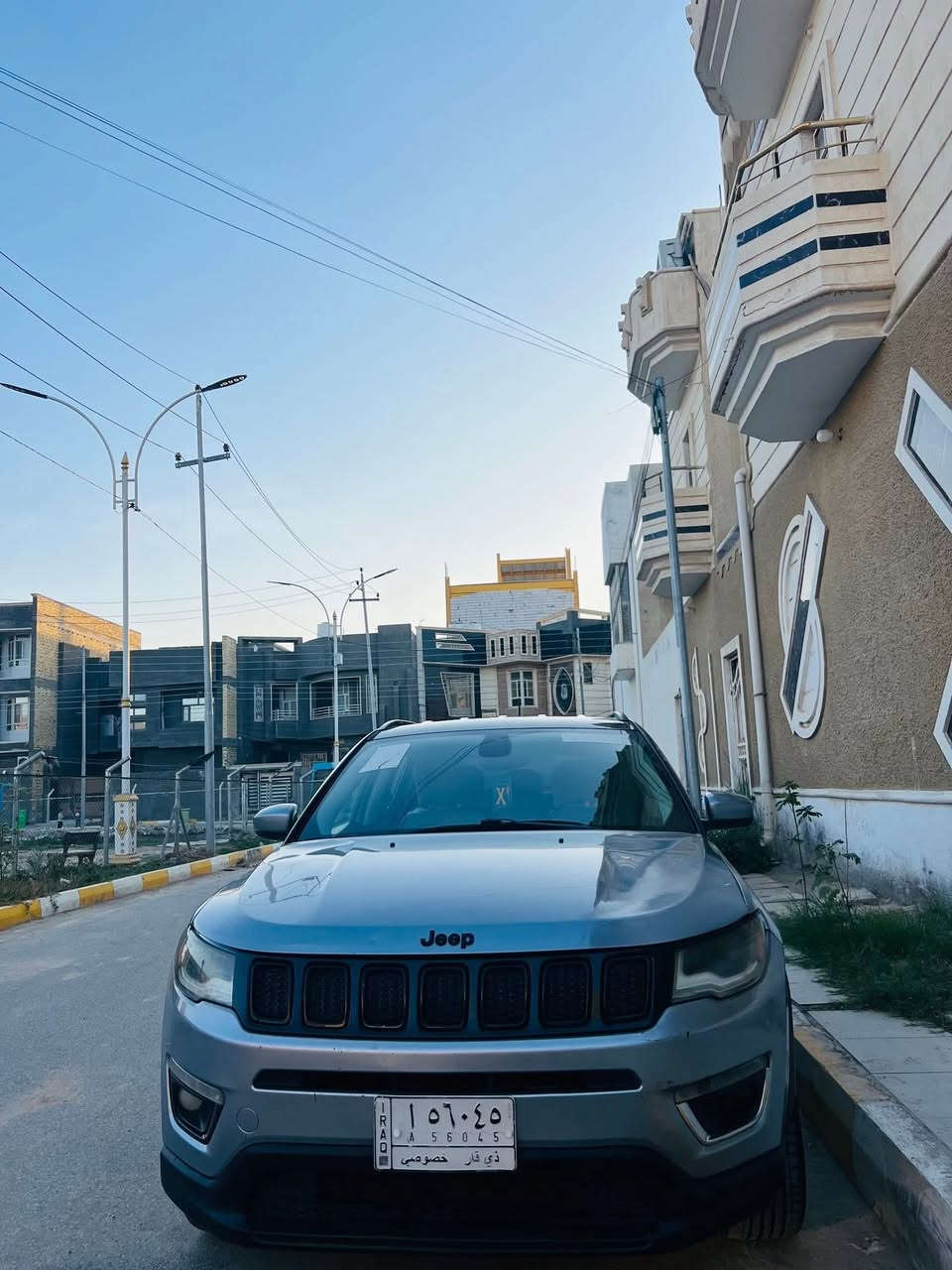 السلام عليكم 
جيب كومبارس 2018  رقم ذي قار 
4سلندر 2400  
تدفئه + تبريد 
وارد امريكي 
تبديل جاملغ الامامي جهه السايق
وصبغ خشم البنيد وطرف باب  فقط وخدوش بسيطه 
 موضح داخل الصور ( صور لسونار السياره)
تحكم استيرن 
كشنات كهربائيه 
كشنات جلد 
الدواخل جلد اسود 
كامره خلفيه 
ابواب بصمه 
تبريد قطعيتين 
مواصفاتها معروفه 
السياره نظيفه وجاهزه 
السعر ( 125 $)
مكان السياره ناصريه مركز 
***********
