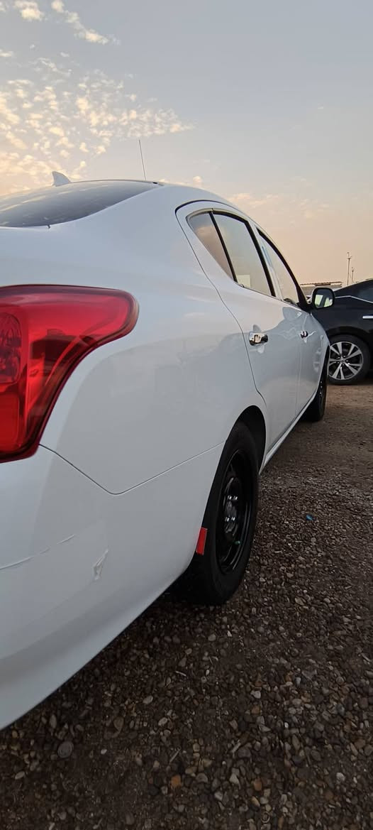 السلام عليكم نيسان صني هندي بليتة زركة2023
سيارة جديدة كلش ماشة أقل (40) كفلة عامة ما عدة قطعتين صبق مال دبي لا ضربة ولا دكت جاكوج شرط بس صبع المدكر الورة ولباب الورة سوة ثنينهن دوشمة رضية وكشنات وسفريات وصندوك مدوشم تخم تاير جديد حدادة تخبل رقم مميز سيارة جاهزة الف ما ذب عليه بياع مستعجل الله شاهد مكاني البصرة الجبيلة ***********
***********6
