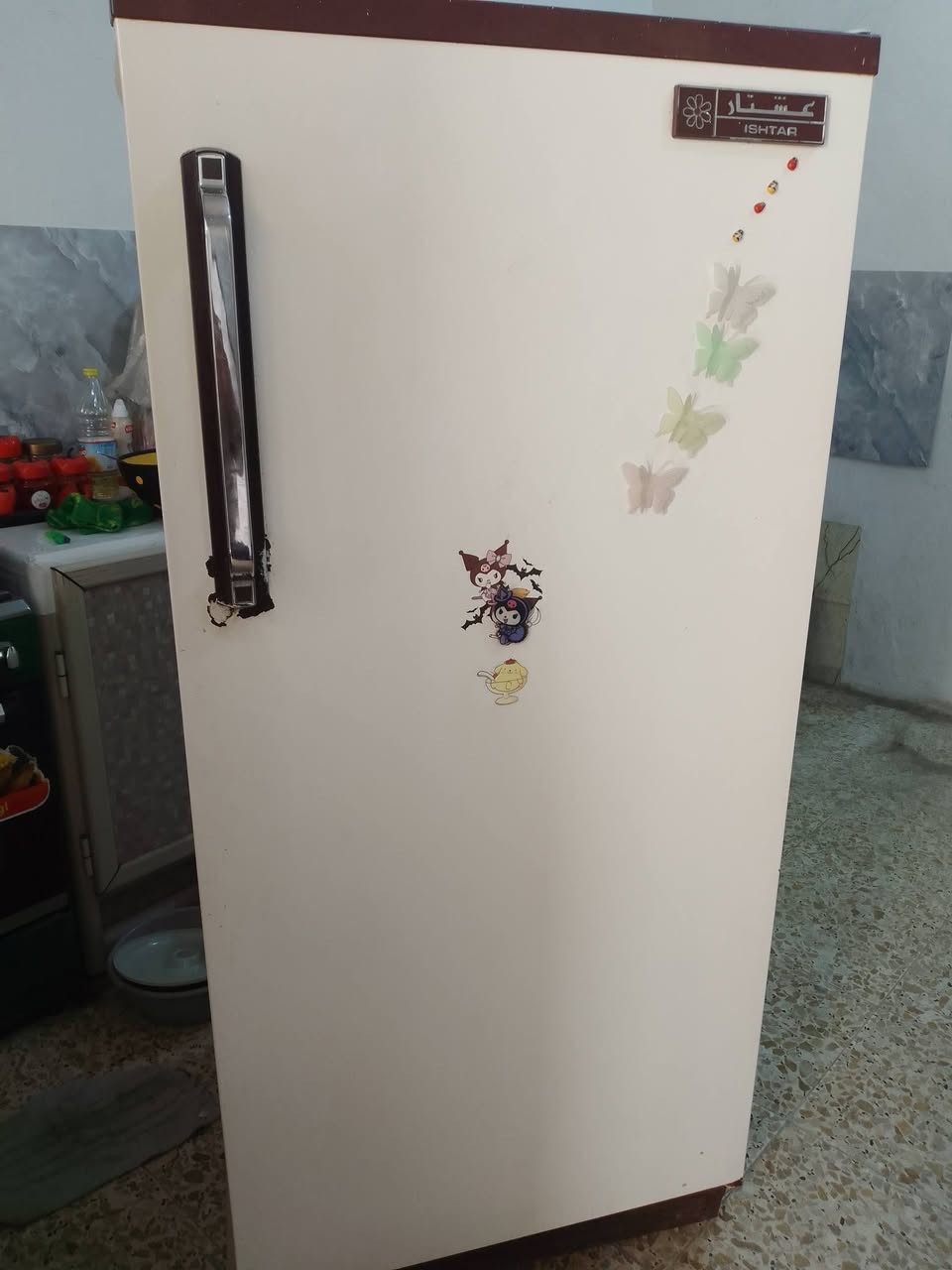 للبيع ثلاجه مع عارضات عدد 4 بغداد زعفرانيه للأتصال ***********
