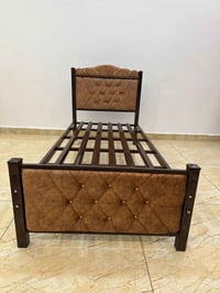 سرير حديد • نفر جلد • ٩٠×١٩٠سم