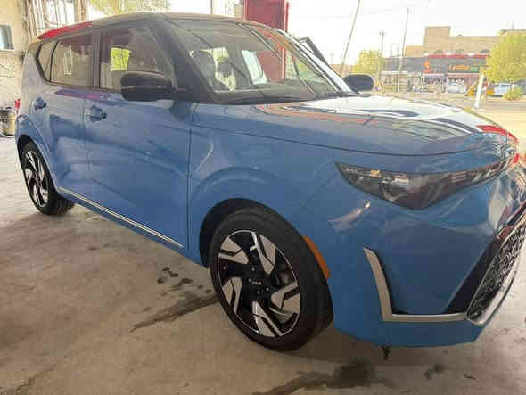 السلام عليكم كيا صول 2023 جيتي لاين وارد امريكي 
         حجم المكينه : 2000 دوش
￼               
الضرر : موضح بالصور 
#مواصفاتها فول عدّا الفتحه 
1.شاشه
2.تو كلر لونين
3.بصمه
4.تشغيل عن بعد
5.كشنات جلد 
6.رادار امامي
7.رادارات جانبيه
8.بكلايت لد
9.ويل كب
10.شحن وايرليس
11.اناره داخليه 
12.دمام صوت 
13.ستيرد D
14.اشاير بالمري
15.بصمة ابواب
بدون رقم
السعر 168$ وبيها مجال بسيط 
تفاصيل اكثر هذا رقمي ***********
مكاني بغداد /
