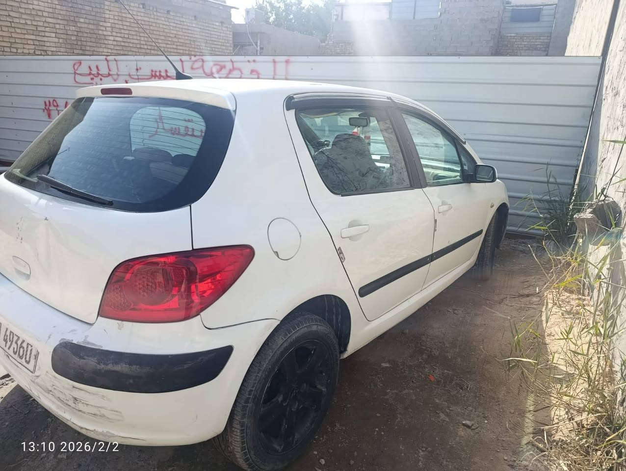 بسم الله الرحمن الرحيم
بيجو فرنسي ٣٠٧ موديل ٢٠٠٤ مامبدل اي شي بيها بيضاء اللون  وحضرتك افحصها افضل مني محرك كير زين الحمد لله دخلته سونار من اشتريتها بحاله جيدة تايرات ويل كب السنويه محدثة الرقم الجديد محدث وبأسمي اني  *********** واتس اب
