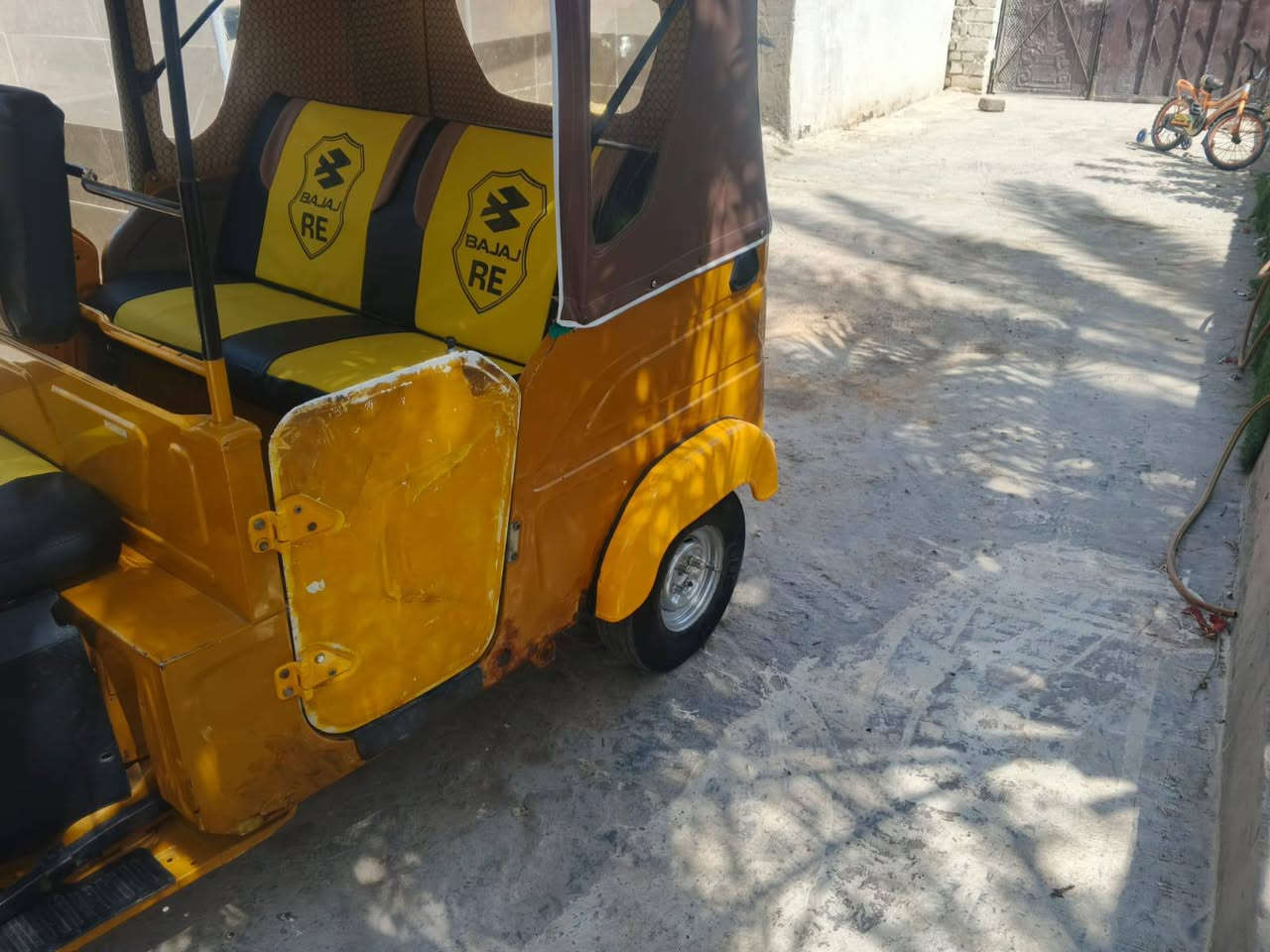 سلام عليكم تكتك للبيع وراق سحب مودغيل 21لونين جاهزه كله جديد ششادله مكينه مبدل بوشه وبستم تايرات كهربائيات ضفيره كله جديد مكاني ناصريه قضا الفهود ***********
