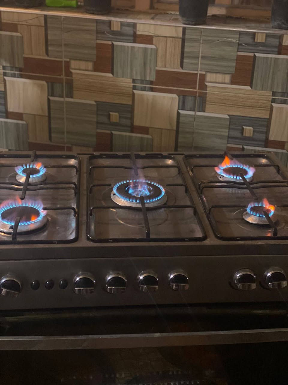 طباخ فريش مصري شغال 175وبي مجال ***********
