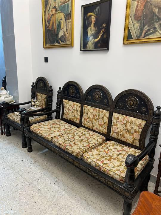 نص تخم هندي عمل يدوي قديم تنزيل نحاس و مرصع بالاحجار الكريمة 
للطلب و الاستفسار يرجى مراسلة الصفحة أو التواصل على الرقم 
***********
، العنوان بغداد - الكسرة قرب ملعب الكشافة ، يوجد لدينا توصيل 
#اكسبلور #انتيكا #تحف #لوحات #بغداد
