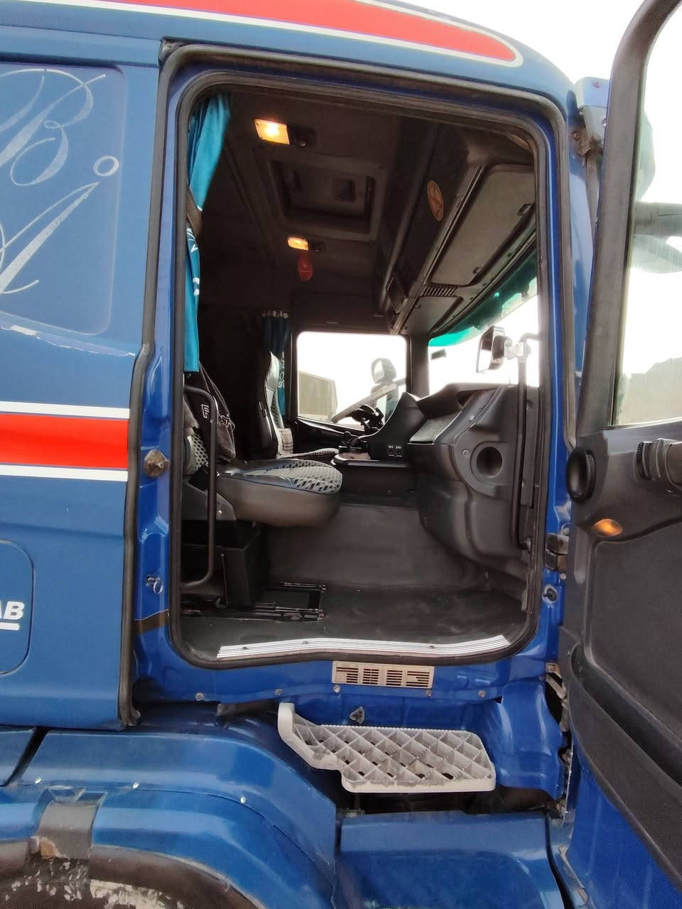 سلام عليكم بومه 2001مكينه v8كير 3ب3مجموعه جوبلس رقم انكليزي تخم تاير سياره مكفوله من كلشي مكلف بنشر رقم راعيه***********
