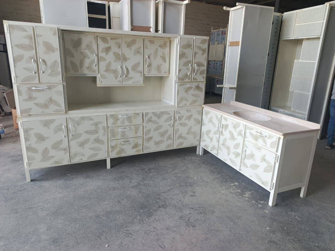 للبيع 
مترين ونص مع سنك مرمر 
السعر / 400.000
يتوفر توصيل محافظات


**إذا كنت صاحب هذا الإعلان وتريد حذفه لأي سبب، رجاءا أرسل رسالة إلى الدعم الفني**