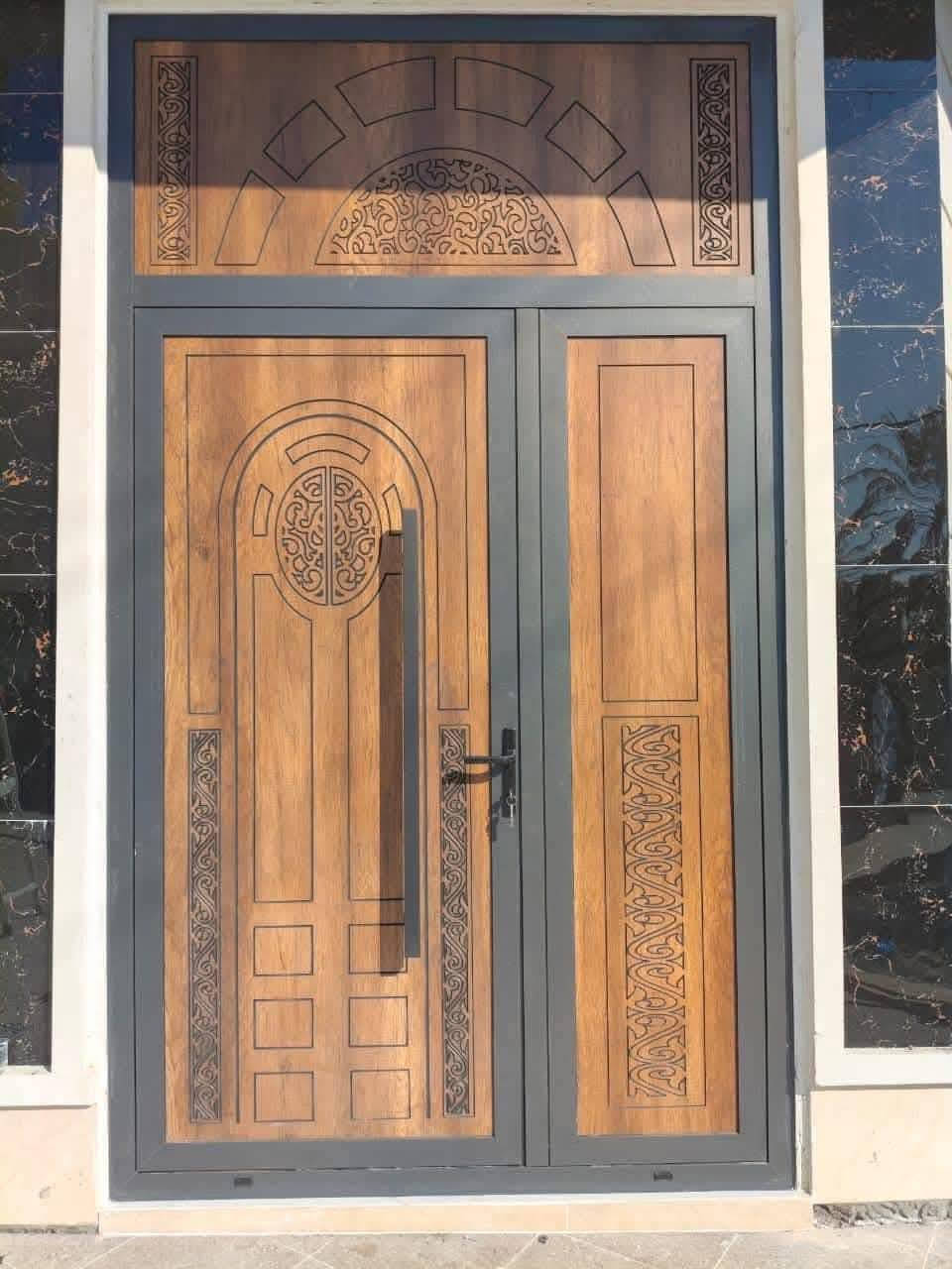 الواح الروك بنل HPL
يتوفر لدينا طبقات الروك بنل HPL للابواب الخارجية بجميع الطرزات والموديلات عند شركة الجوار .

سمك 10 ملم مقاوم لجميع الضروف الخارجية من الشمس والحر   والرطوبة بضمان للجودة والمتانة (عشر سنوات ! )
محمي بطبقة وأشعة فوق البنفسجيه لعمر أطول .

يتوفر أيضا جميع ملحقاته من مقاطع الألمنيوم والإكسسوارات من المطرقة وقبضة الباب بعدة قياسات.

الروك بنل هوه شيء جديد في السوق العراقي ونحن من اول الشركات التي عملت به في سوق الانبار لانه الخيار الأفضل للابواب الخارجية .

يوجد توصيل لجميع محافظات العراق فقط ارسل القياسات وصورة النقش المطلوبة وسيأتي عند باب معملك .

موقع الشركة : الانبار / الرمادي/ شارع أربعين 
للتواصل عبر الواتساب او الاتصال :***********
