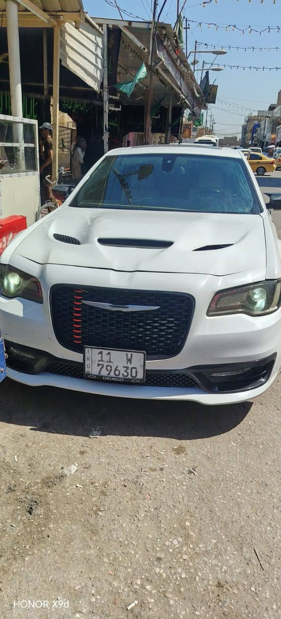 للبيع او مراوس جارجر او اوباما موديل اعلى
سياره عام مصبوغه 
حادثه 3 قطع بامريكا  وبالعراق هنا طخات صار بيه ابيعك عام 
لغد الايسر تعمير فقط 
C300
فحتحه 
كشنات كهربائيه 
تدفئه تبريد 
تخم تاير قبل سبوعين 
منضومة تبريد كامله
حداديه نافضه كله 
فيت بم مبدله ستوني
سياره جاهزه 
سنويه باسمي 
مداور ثاني يوم 
هزه جديده
غرفته ستوني مدوشمه صار شهر
بنيد تحديث
150 وبيه مجال ماتعجبك اعبره 
مكاني نجف مشخاب 
*********** وتساب او اتصال
