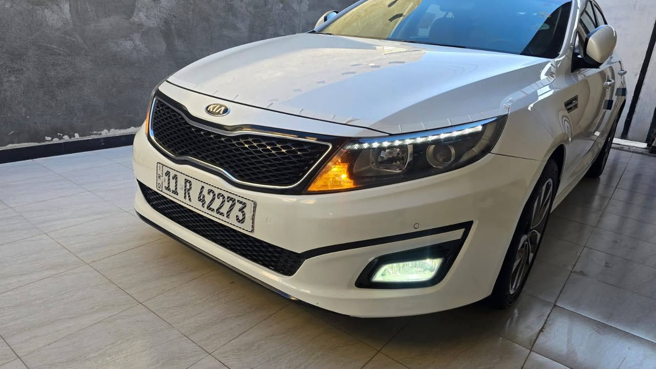 السلام عليكم كيا اوبتيما خليجي موديل ( 2015 ) فول واحد 1️⃣ على واحد 1️⃣ كلش للأخير قماره حديد سياره جديده جدا جدا مكفوله من الضربه والفتح والتبديل والبارد عدا صبغ الجاملغ الخلفي الايسر اثر طخه جدا بسيطه والباقي مكفول حتى من الشخط والرصعه ماشيه 124 محرك 2400 دوش رقم بغداد دولي باسمي هزه وسنويه جديده مكان سياره ناصريه مركز المدينه للاتصال ( *********** ) السعر ( 155 ) رجااا بس شراي يتصل سياره احلى من الصور
