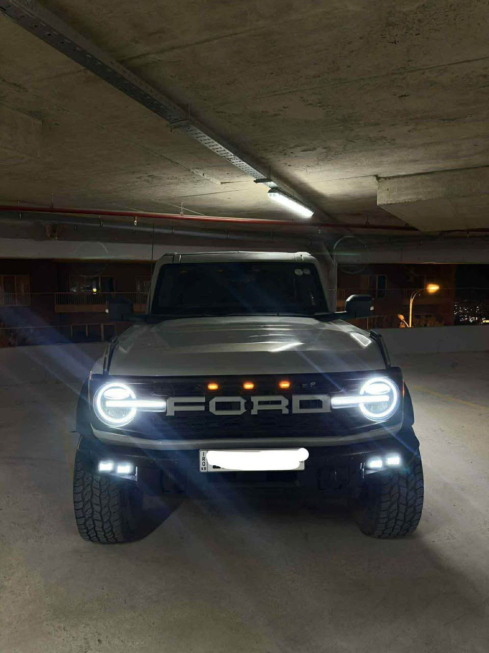 فۆرد بڕۆنکۆ بادلاند سەسکواج 
مواسەفات فول یەک فیە خوار ڕاپتۆر 
جۆری مواسەفات 
شەش دوگمە 
مۆدی لێخورین ( نۆرماڵ- یکۆ - ئۆتۆ ویل درایڤ- ژاڤا- رۆک- بەستەڵەک- ئاو) 
ڕادار کامل 
حەساس کامل 
کامێرا ٣٦٠ 
بەرزکراوە لە بیلادی 
دەبڵی (ۆ-ی-م) بیلادی هەواو بۆ زەبری توند 
٥٥٠٠٠ کم ڕۆشتووە 

٢ پارچە (چاملخ و بۆنیت ) سبوخە 
لەگەل شانی سایەق و بستەک لە چاملخی سەکن 

سەیارەکە بێ شانسیە و پەرەشووتەکانی تەقیوە 

باقی ئەکسل و گێروو مەکینە و تەوازن و سوکان و هەیکەل کامل بەشەرت 
٣٤٠$ و معامەلە 

تکایە تێل بکە ئەگەر کریاری 
*********** أربيل, العراق
