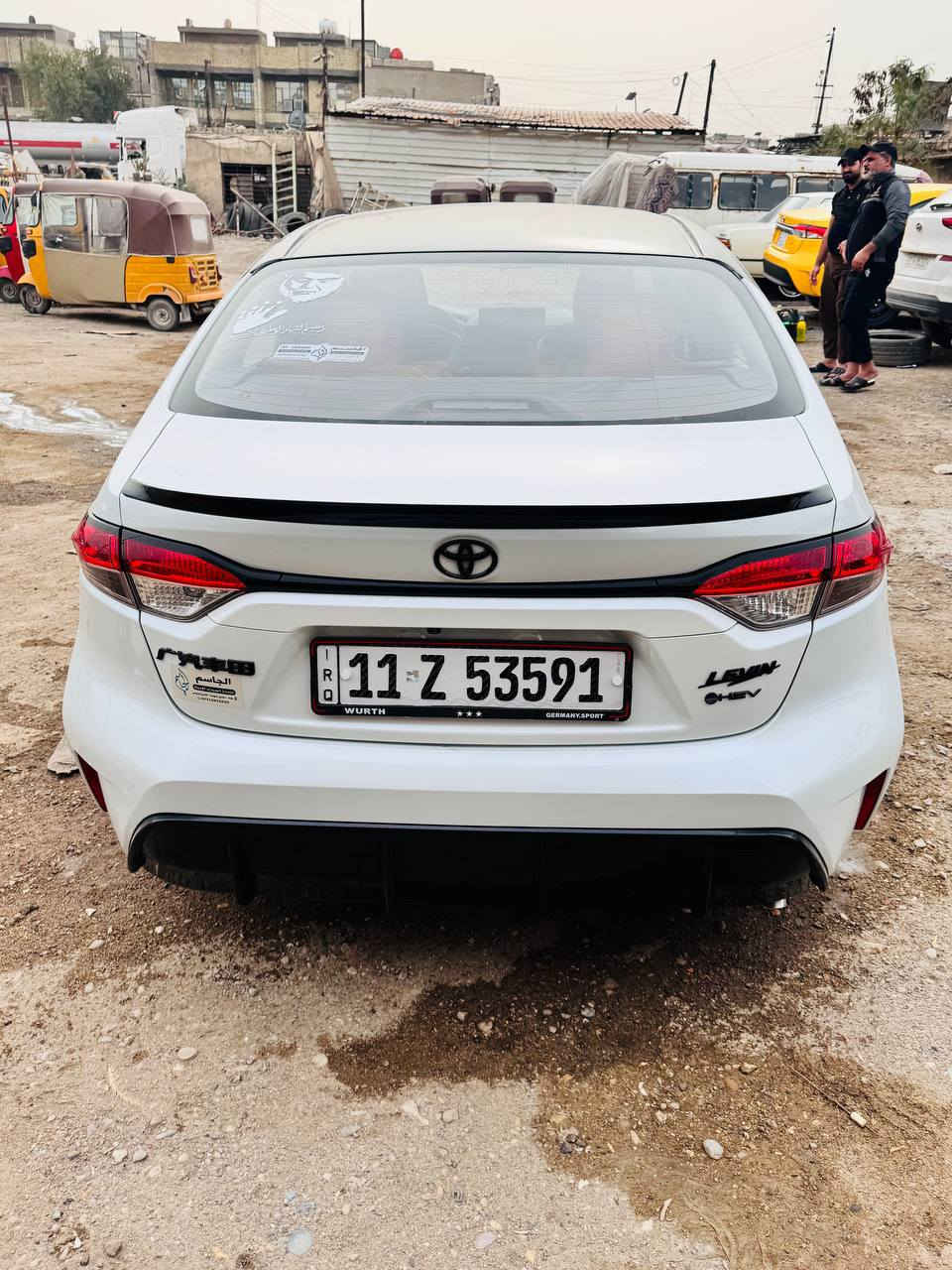 السلام عليكم
سياره كورلا هايبرد شكل الأمريكي S للبيع موديل 2025 فول موصفات فتحه رادار امامي خلفي توقيف ذاتي  كرسي كهرباء كفاله عامه.  مكينه 1800. ماشيه 5000 واهوايه موصفات بعد بيه.  سعر 165 
هاتف ***********
