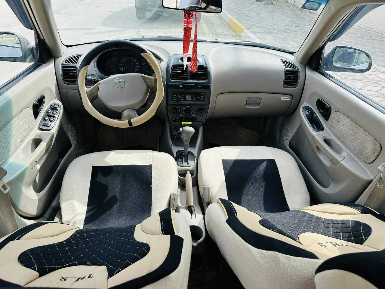 .… …. السلام عليكم للبيع اكسنت فيرنا موديل 2009  ✅
رقم بغداد الدولي شرط التحويل (السعر 66 💵 وبيها مجال )

السياره محرك وكير جديد هسه مشدود بالضمان مكفولات 

تخم تاير جديد + صدر امامي خلفي جديد✔️✔️

منضومه تبريد كامله جديده وتبريدها ثلج ❄️ 

جام اربعه كهربائي  / داخل بيجي 

جامه اماميه جديده + مازدات وبكلايت كله جديد 

السياره بيها ادامه كامله مال جناي بدون اي نقص 

بيها حادث جاملغ خلفي ومصبوغه للجماليه 

مكان السياره واسط الزبيديه 

للستفسار اكثر الاتصال ⬇️

***********
