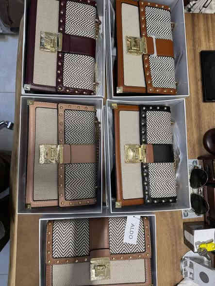 للاستفسار عبر الواتس 
***********
التلي @https://t.me/useydhk
انستجرام @vionka_storee
