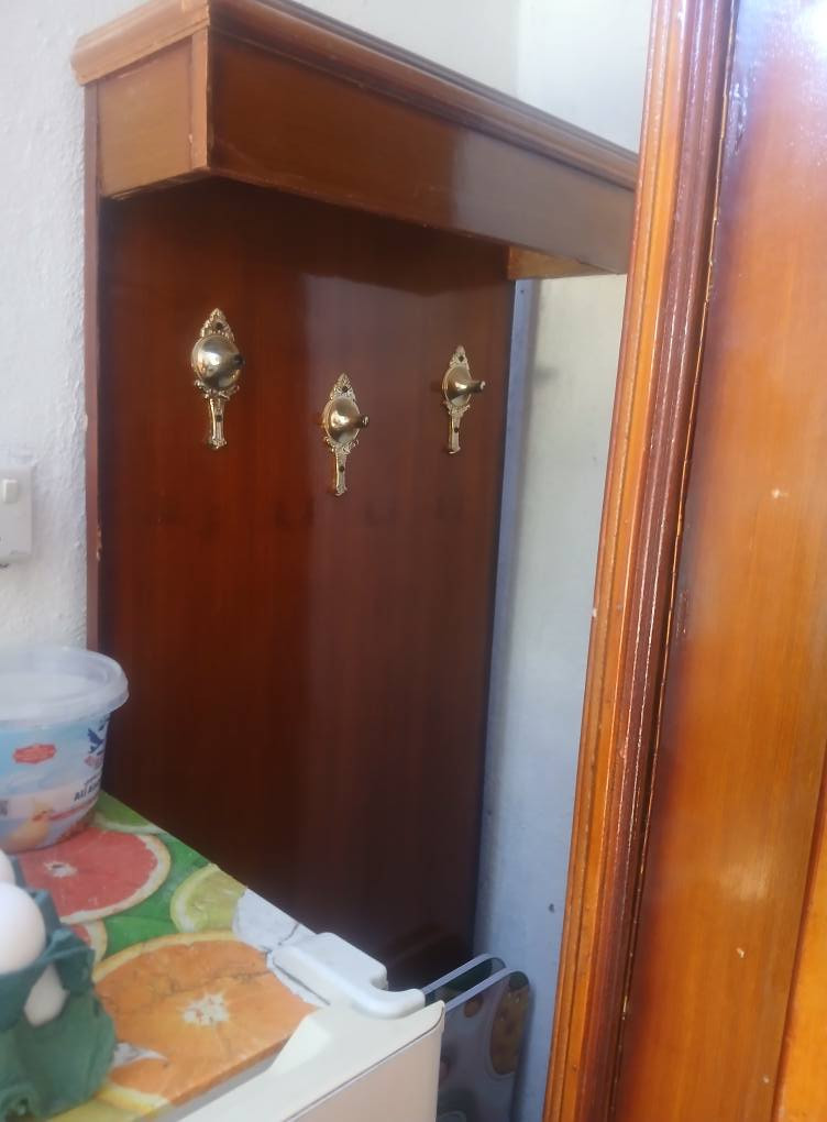 السلام عليكم اخوان غرفه نوم كامله للبيع السعر ٤٠٠ الف ***********واتساب 
***********
