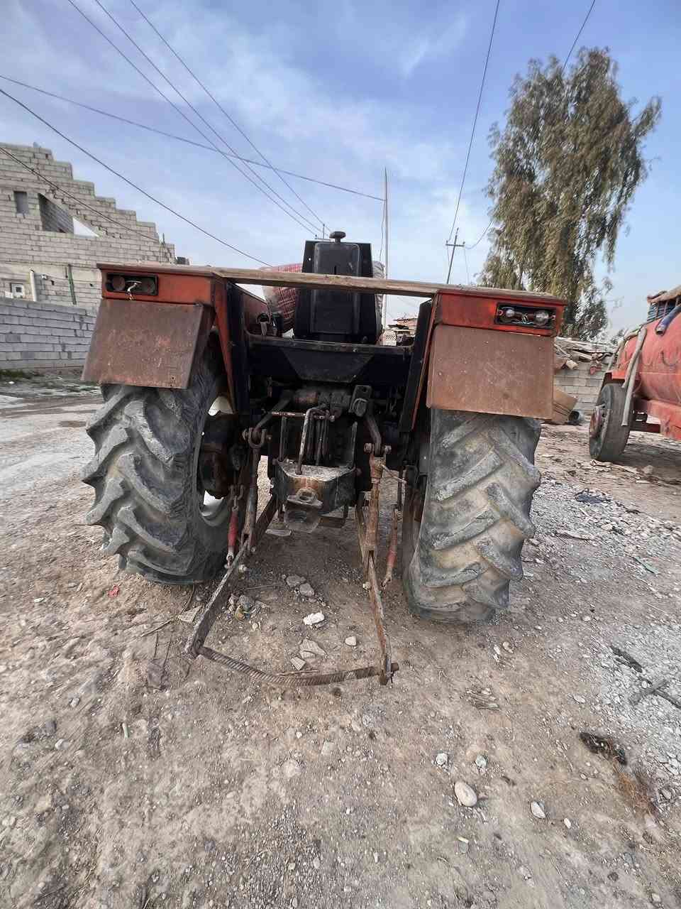 سلام عليكم اخوان مكينة عنتر زيتور 71للبيع مكينة نضيفة كلش  كبل للشغل ما ناقصة شي /لمكينة بدون للستفسار ***********
