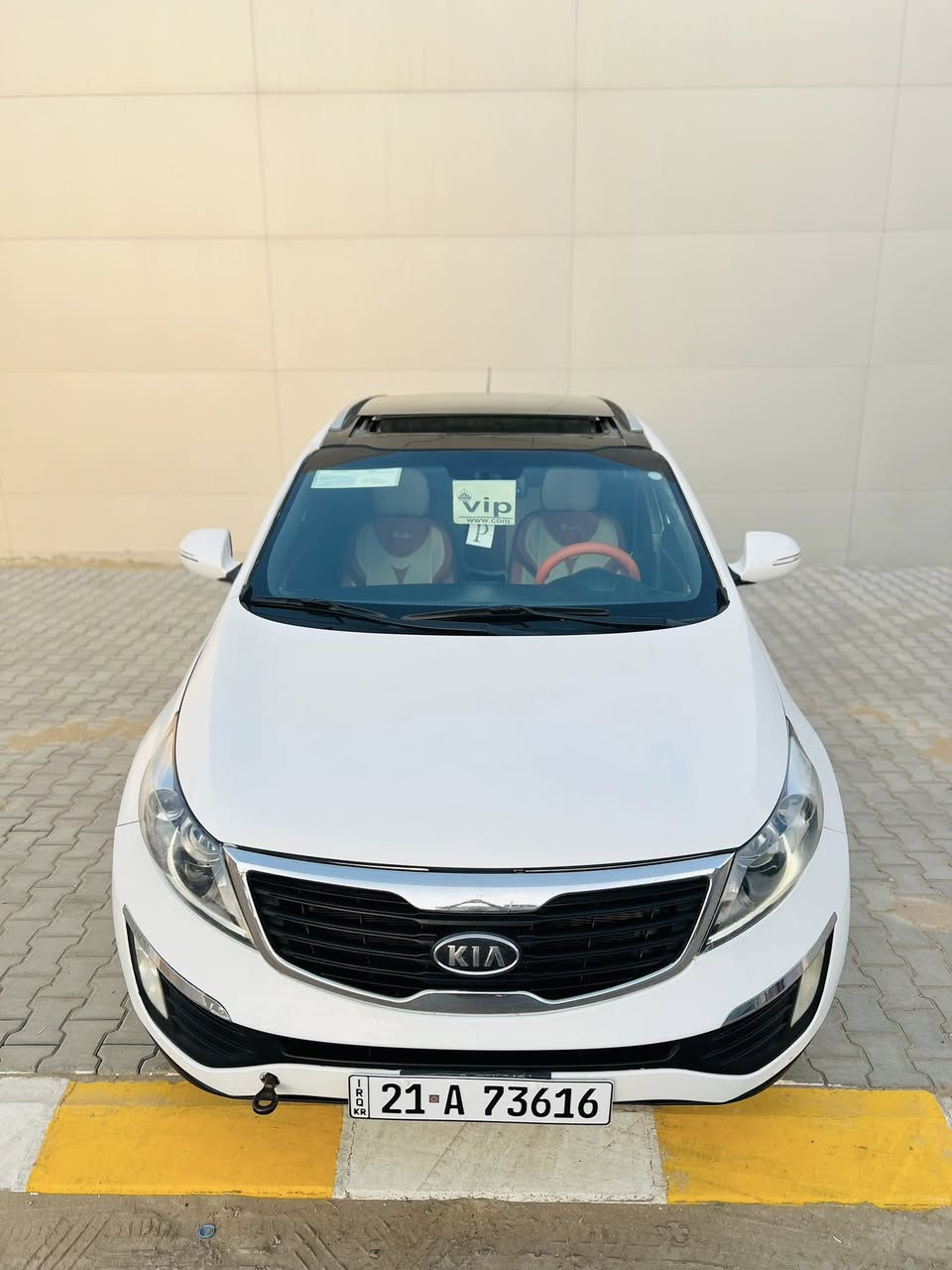 سلام عليكم
 كيا سبورتج موديل 2011 خليجي لون ابيض ثلجي رقم سليمانيه دولي سنويه لل2030  هزه جديده باسمي شرط التحويل ✅
السعر (127) وبيها مجال
محرك 2000 دوش المرغوب محرك وكير شرط
فول مواصفات 1/1
سقف بانوراما سلايت روف
كشن كهرباء 
تحكم ستيرن جيهتين 
بلاجكتور بلادي
داخل مشمشي
لد امامي
كامره خلفيه
تبريد لمس 
مرايه شفط 
ويل كب كروم فراشه 
يدات نيكل بلاد
السياره جاهزه من كلشي تبريد تدفئه صدر جديد 
السياره بيها (بابين وجاملغ صبغ بدون حادث بدون دواخل شخط ومصبوغ )
مكان السياره تكريت📍
***********
