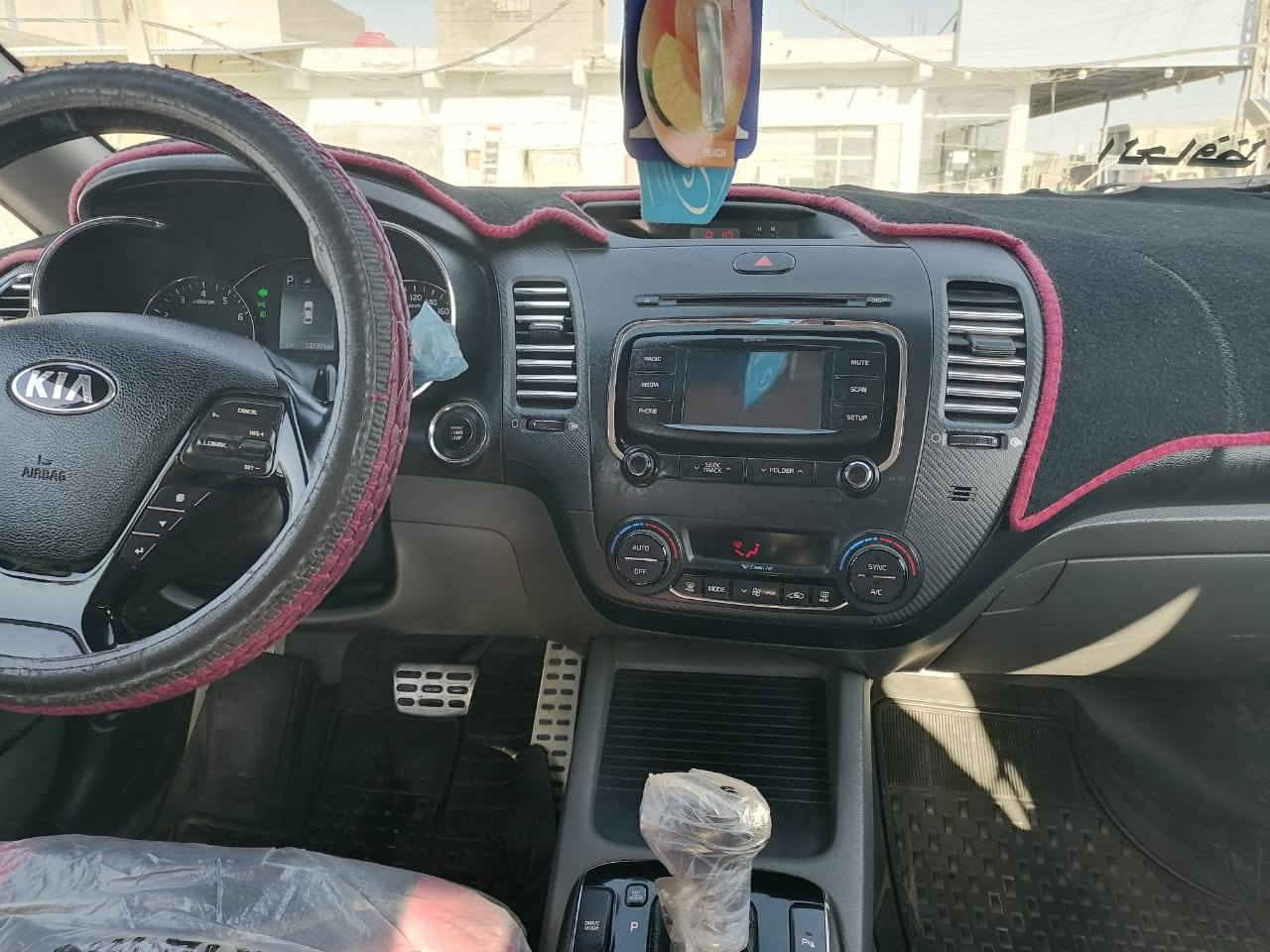 السلام عليكم
سيراتو خليجي 2018 فول مواصفات بصمه ماشي 121مكفوله ماعده الدوسه تقريبا ٥٠ سانتي صبغ  مذكورة بالسونار 
تخم تاير جديد باتري جديد حدادي وره وكدام جديد اشاره ترحيب عند قتراب سياره جنطه ذكيه كل نقص مابيهه هزه جديده رقم انكليزي 
بسمي مكانه سماوه  الخضر 
*********** ابو وليد
