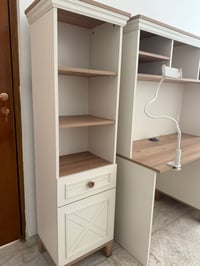 غرفه نومم كامله الملحقات الي موجوده بالصور  مع كراسي عدد 2 مع سرير عدد...